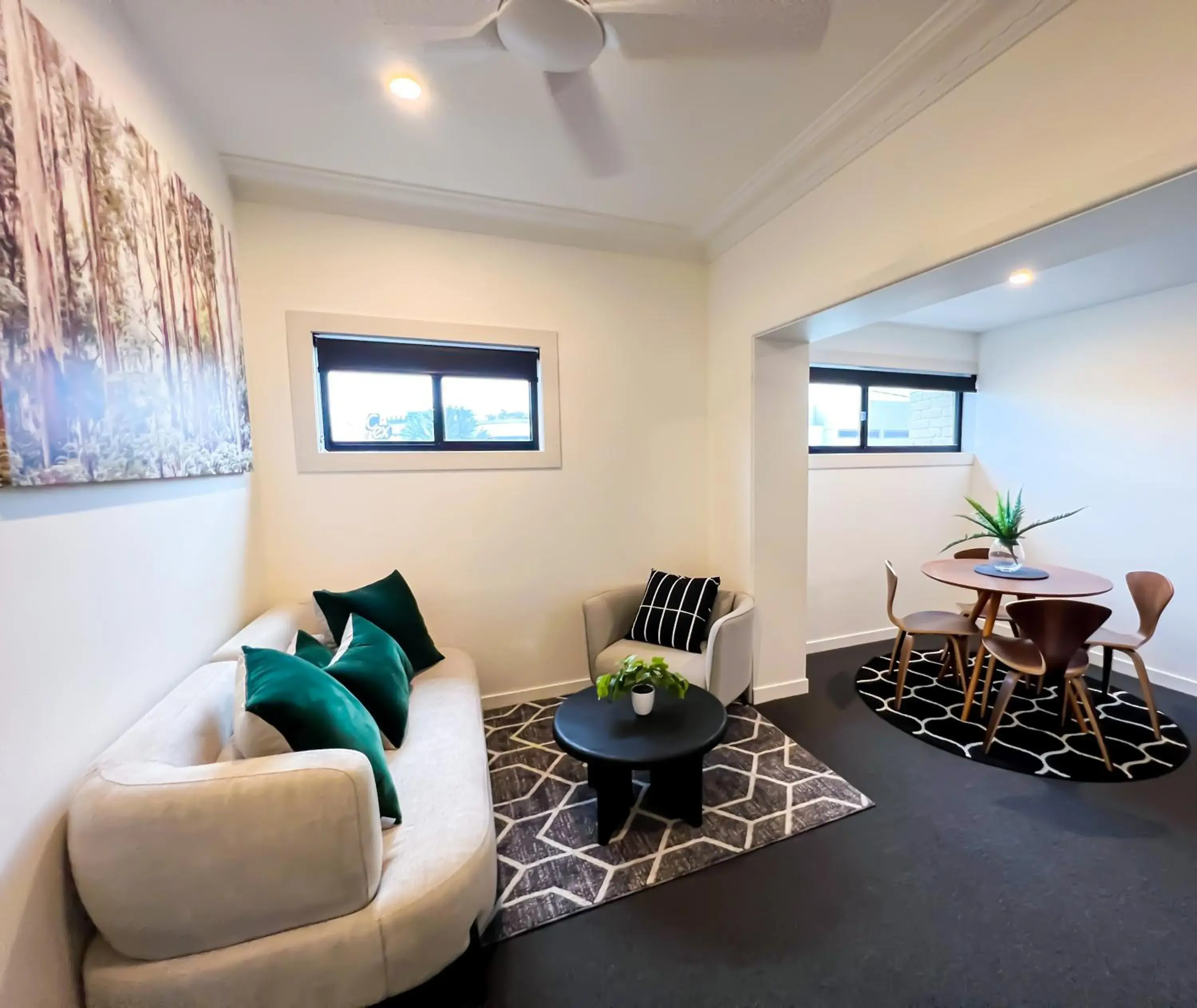 Living room in Plantation Hotel Coffs Harbour Living room in Plantation Hotel Coffs Harbour