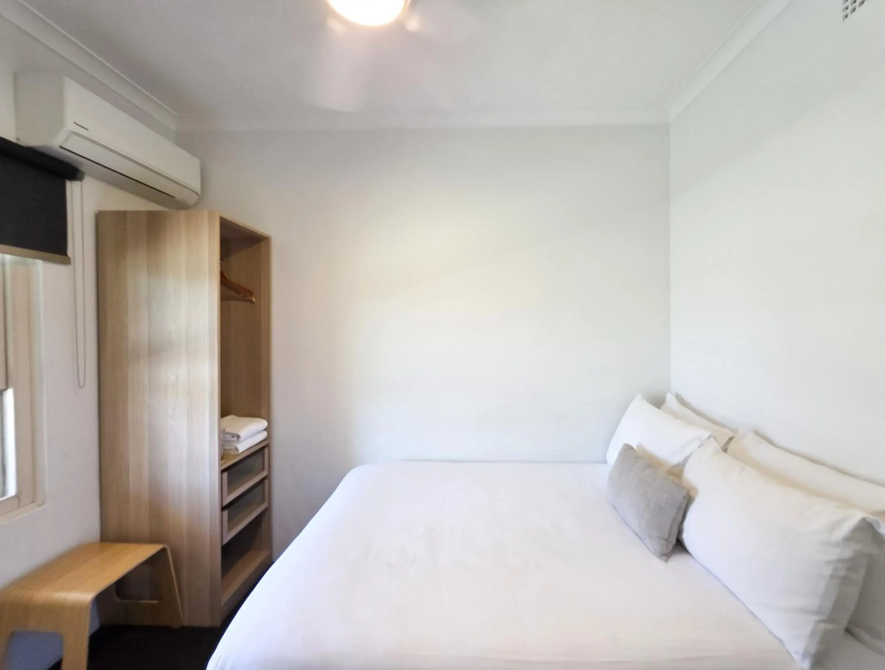 Bed in Plantation Hotel Coffs Harbour Bed in Plantation Hotel Coffs Harbour