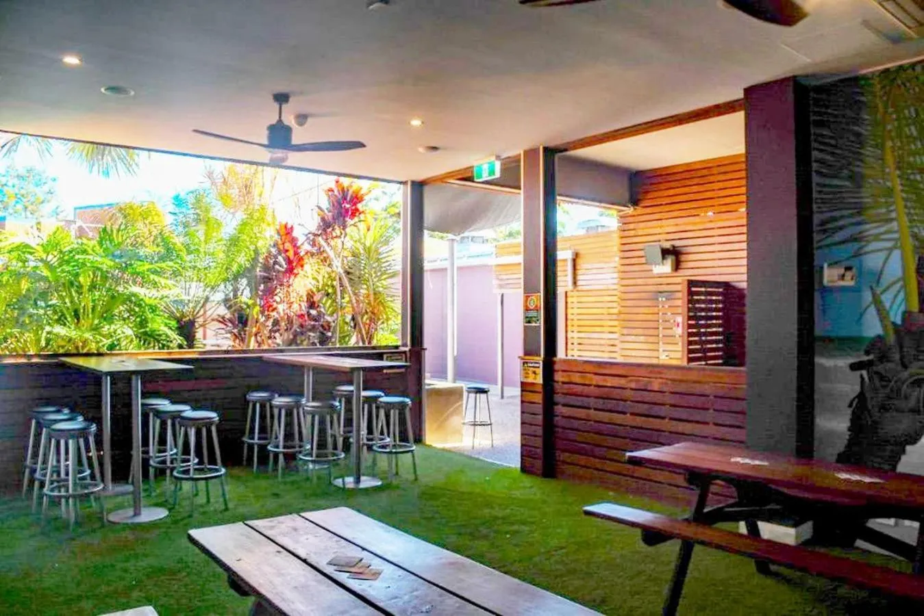 Restaurant/places to eat in Plantation Hotel Coffs Harbour