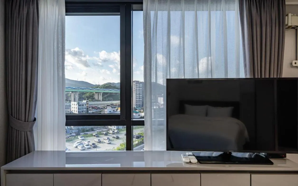 Songjeong Blue Castle Hotel