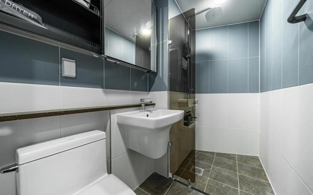 Songjeong Blue Castle Hotel