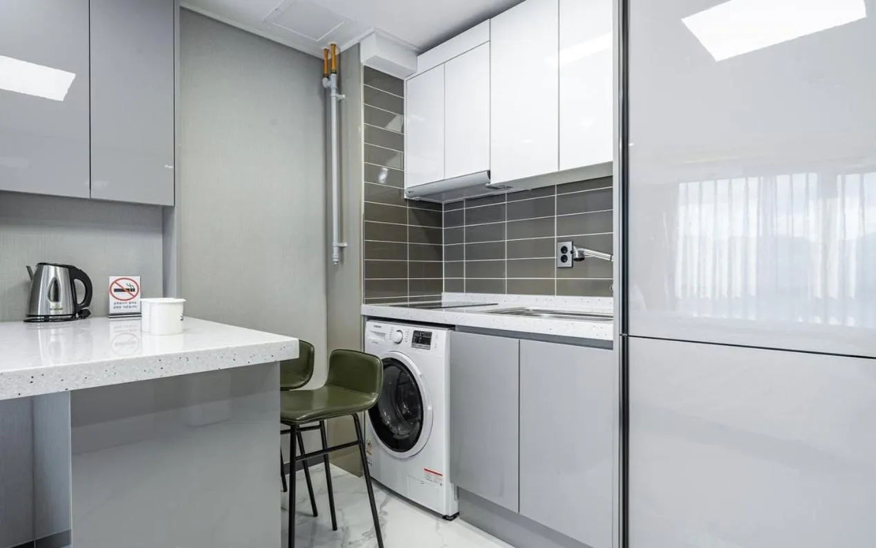 Songjeong Blue Castle Hotel