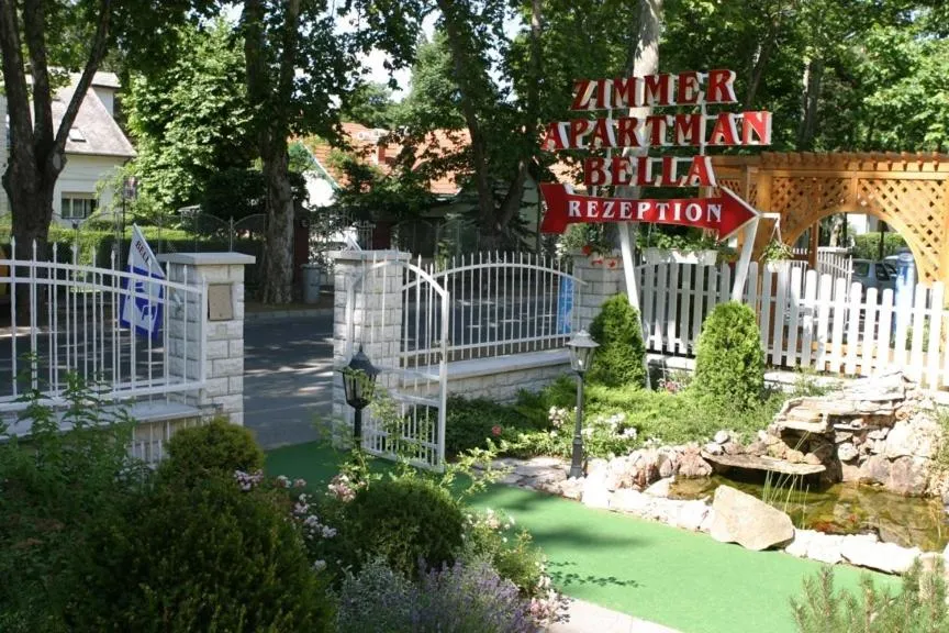 Garden in Apartman Bella Hotel