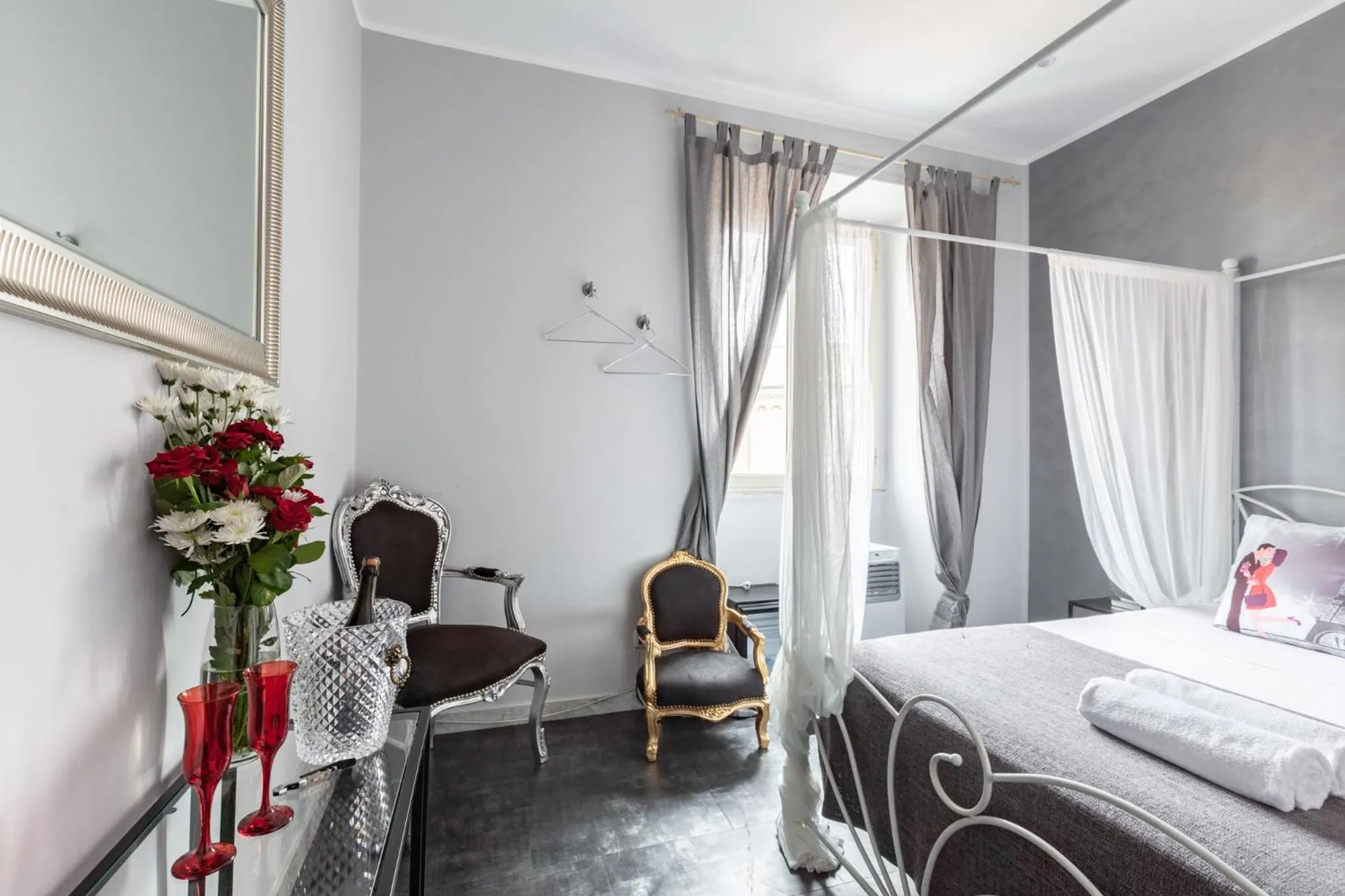 Bed in Heart of San Lorenzo