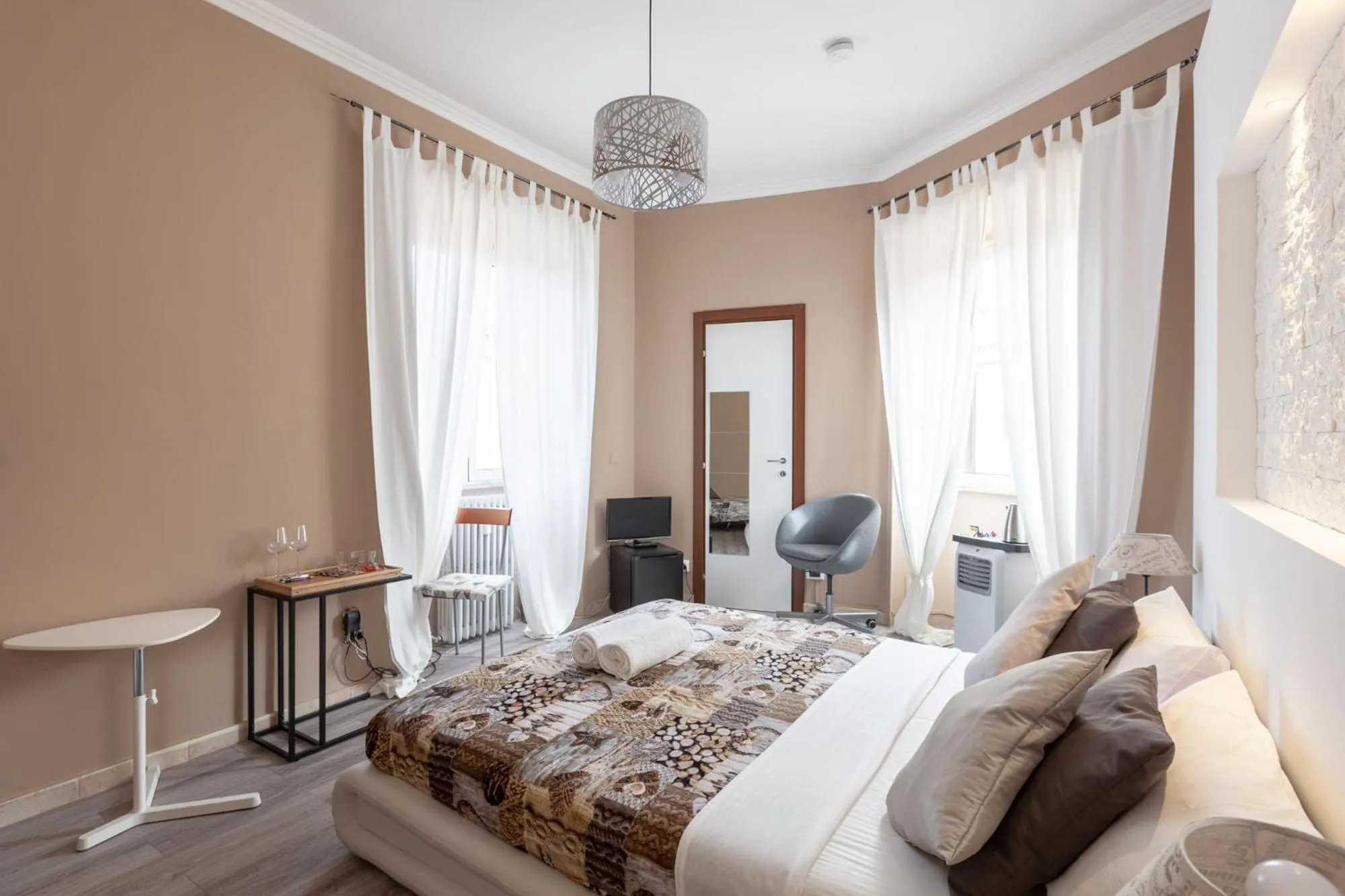 Bed in Heart of San Lorenzo