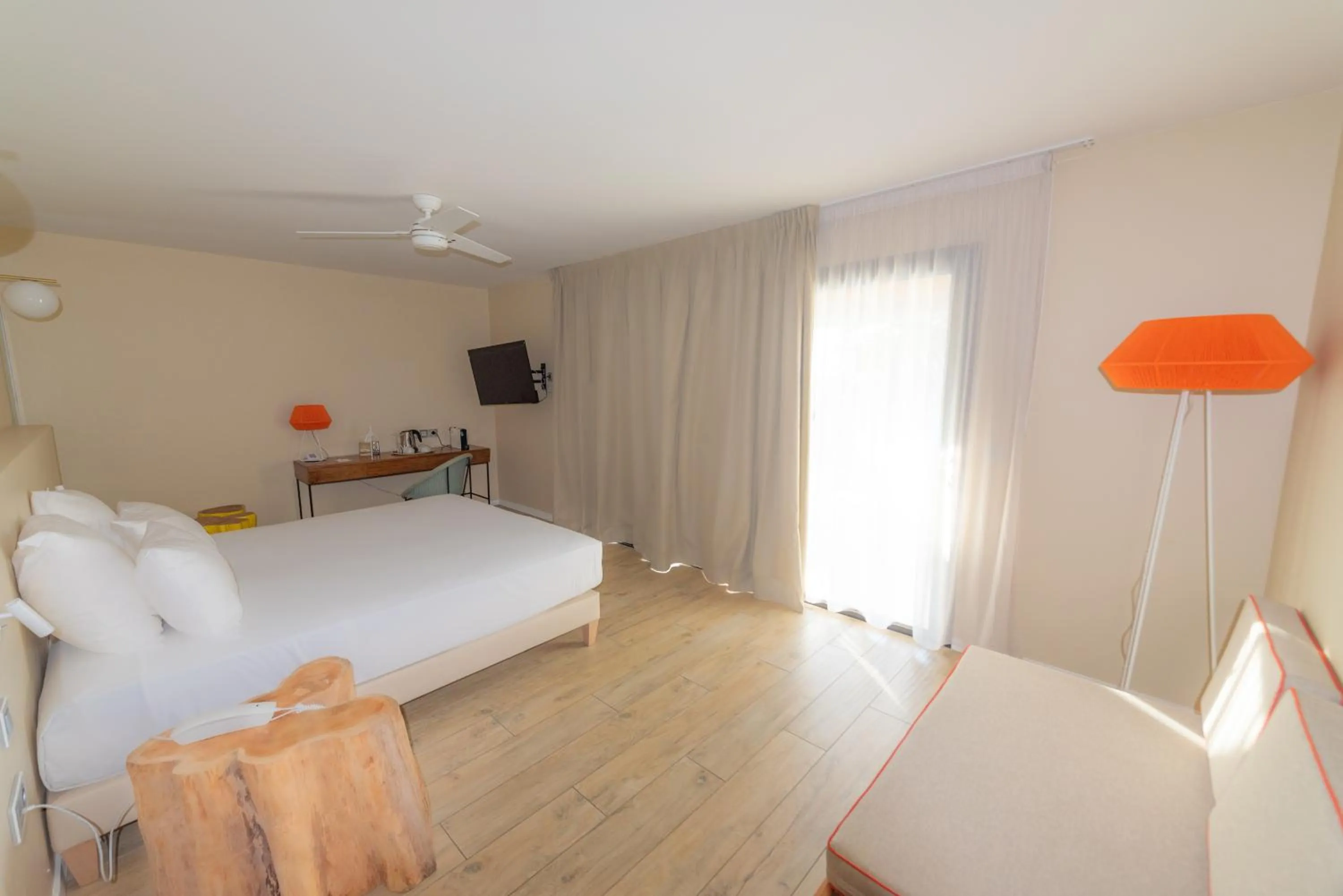 Sea view, Bed in Boutik Hôtel 2A - Adult Only