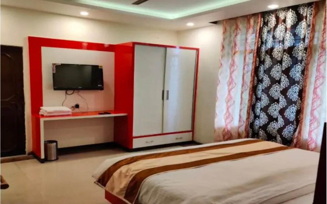 Bedroom, Bed in Pink Park by Panache Hotels