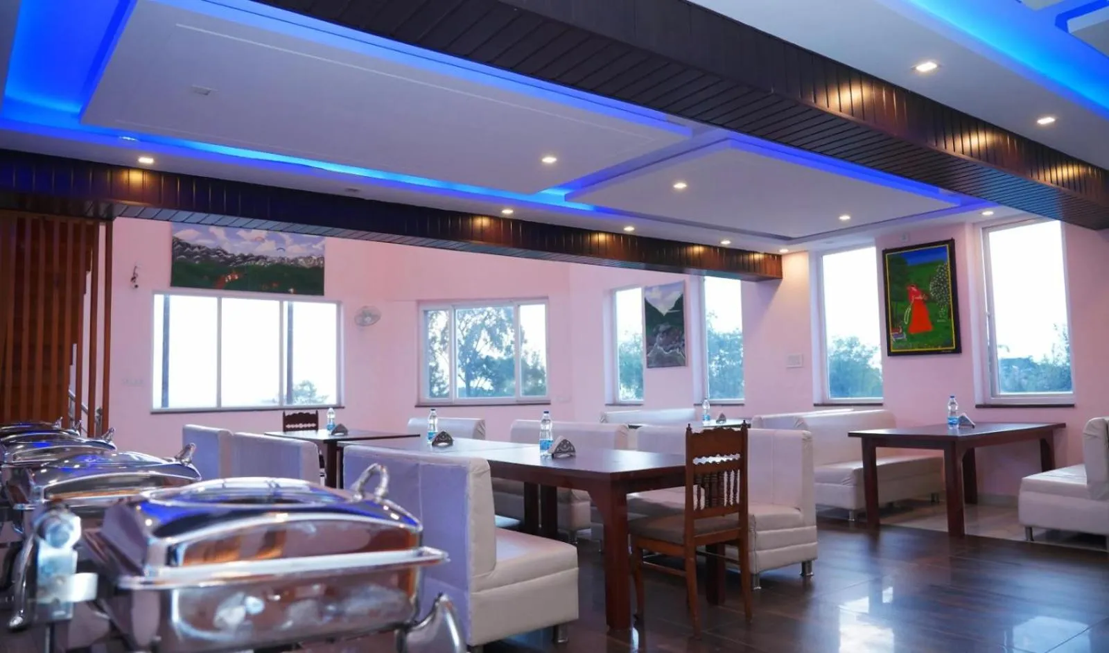 Restaurant/places to eat in Pink Park by Panache Hotels