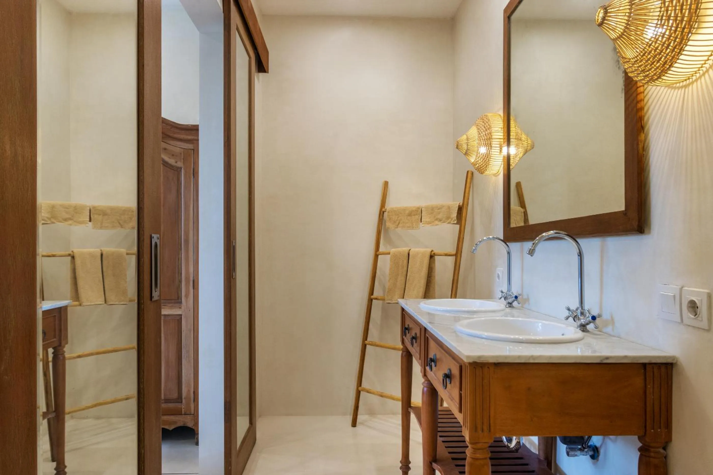 Toilet in White Goose Boutique Hotel