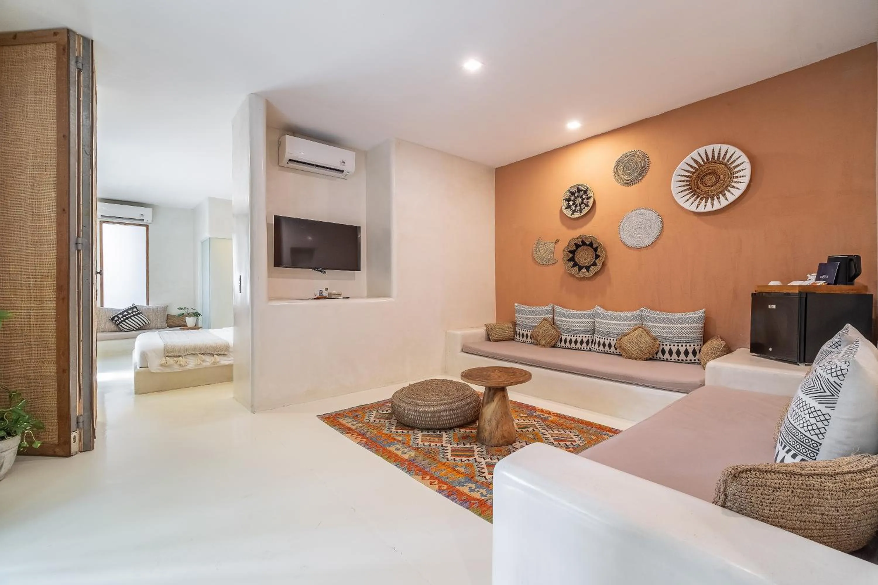 TV and multimedia in White Goose Boutique Hotel