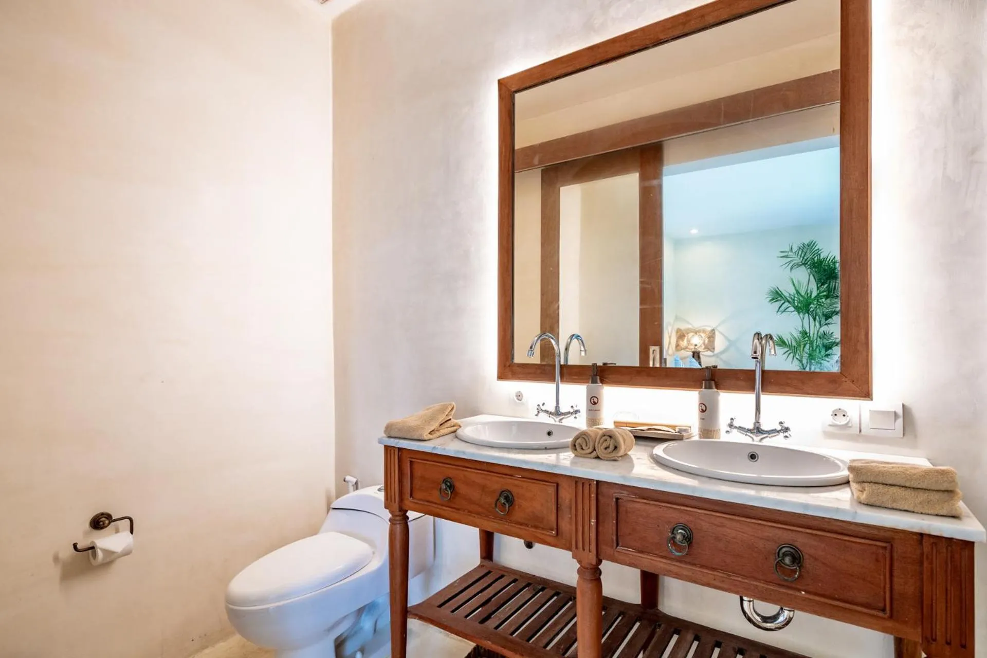 Bathroom in White Goose Boutique Hotel