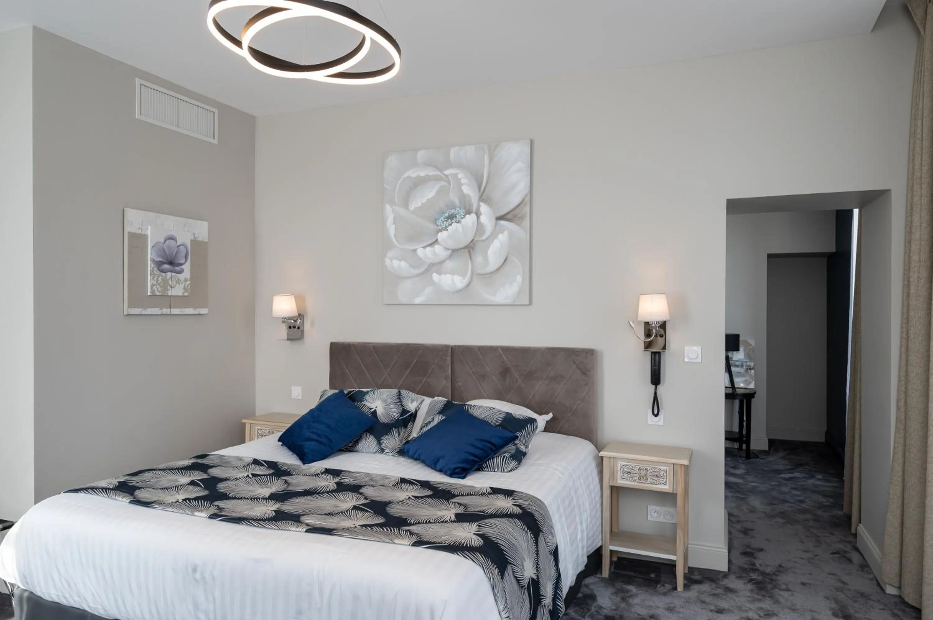 Bedroom, Bed in Belle Normandy