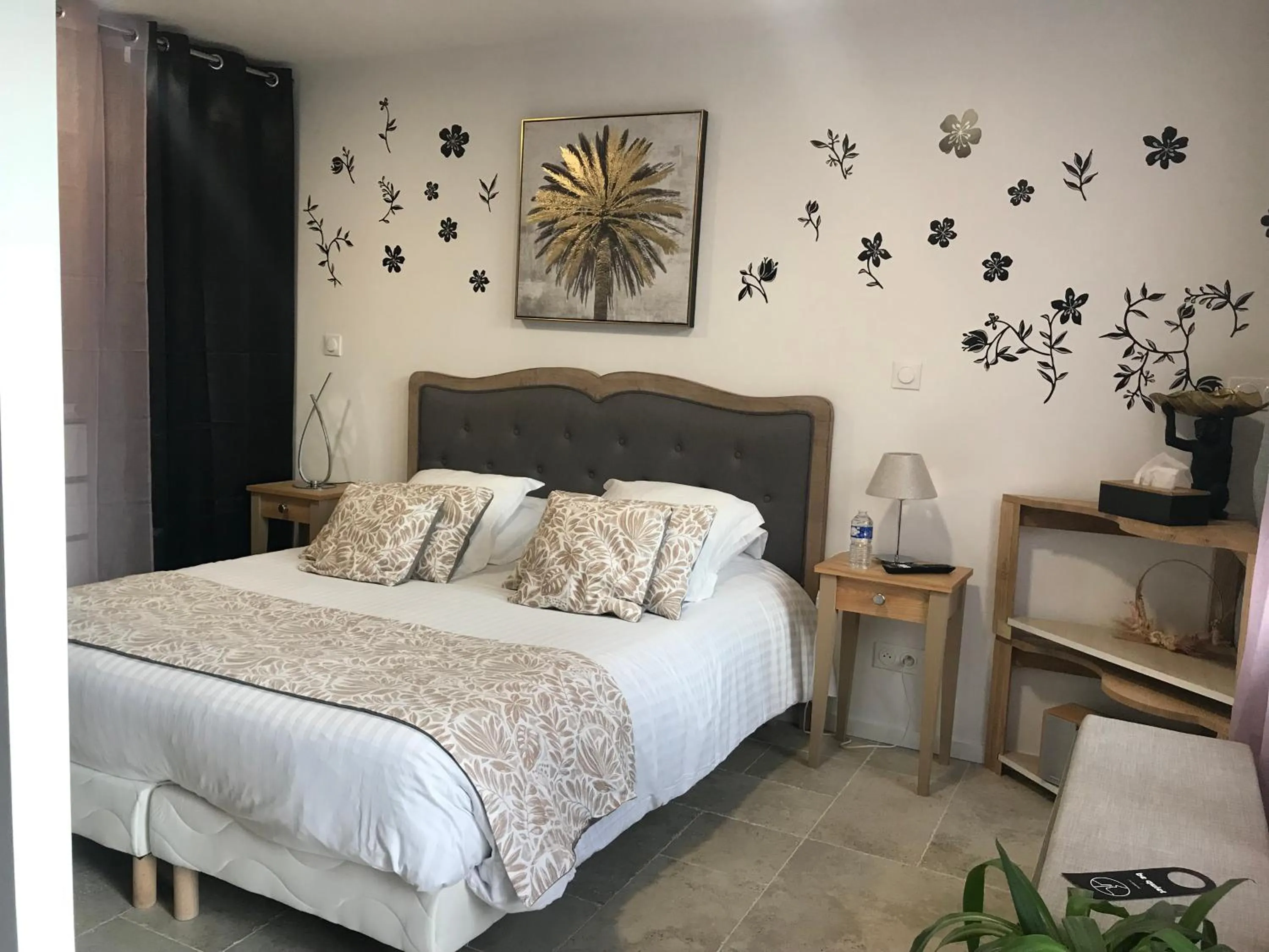 Bedroom, Bed in Belle Normandy