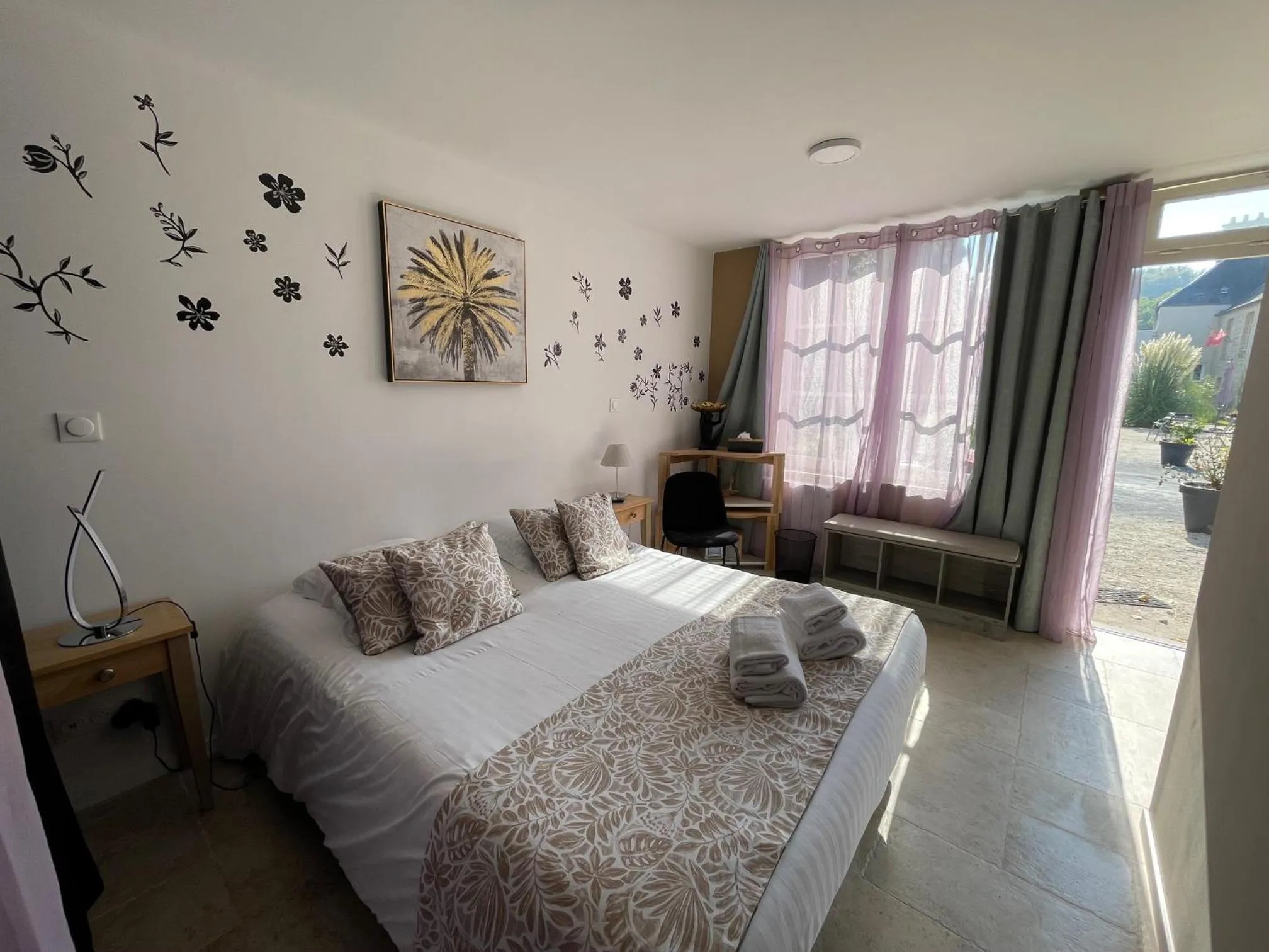 Bedroom, Bed in Belle Normandy