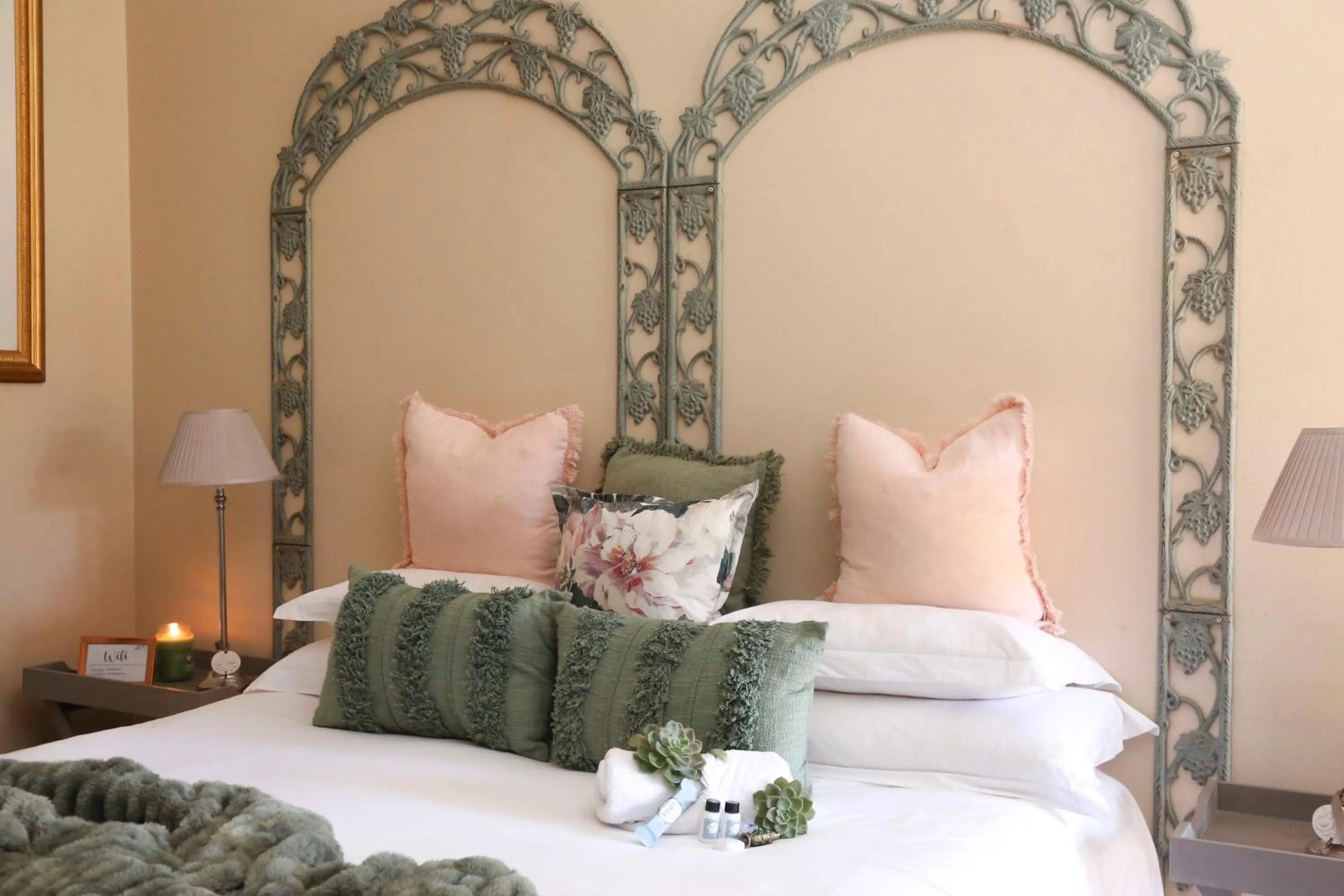 Photo of the whole room, Bed in Ben's Bed and Breakfast