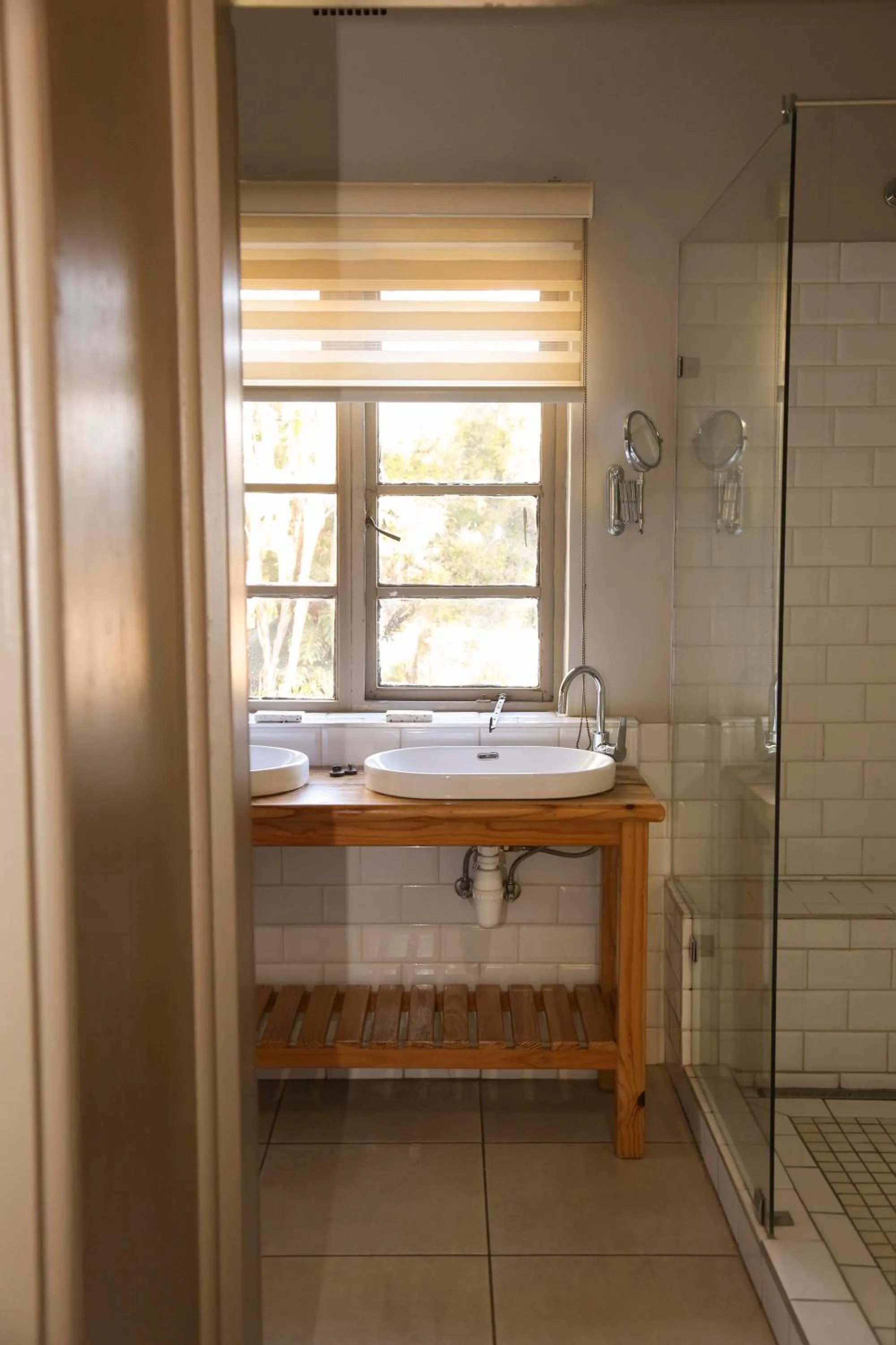 Bathroom in Ben's Bed and Breakfast