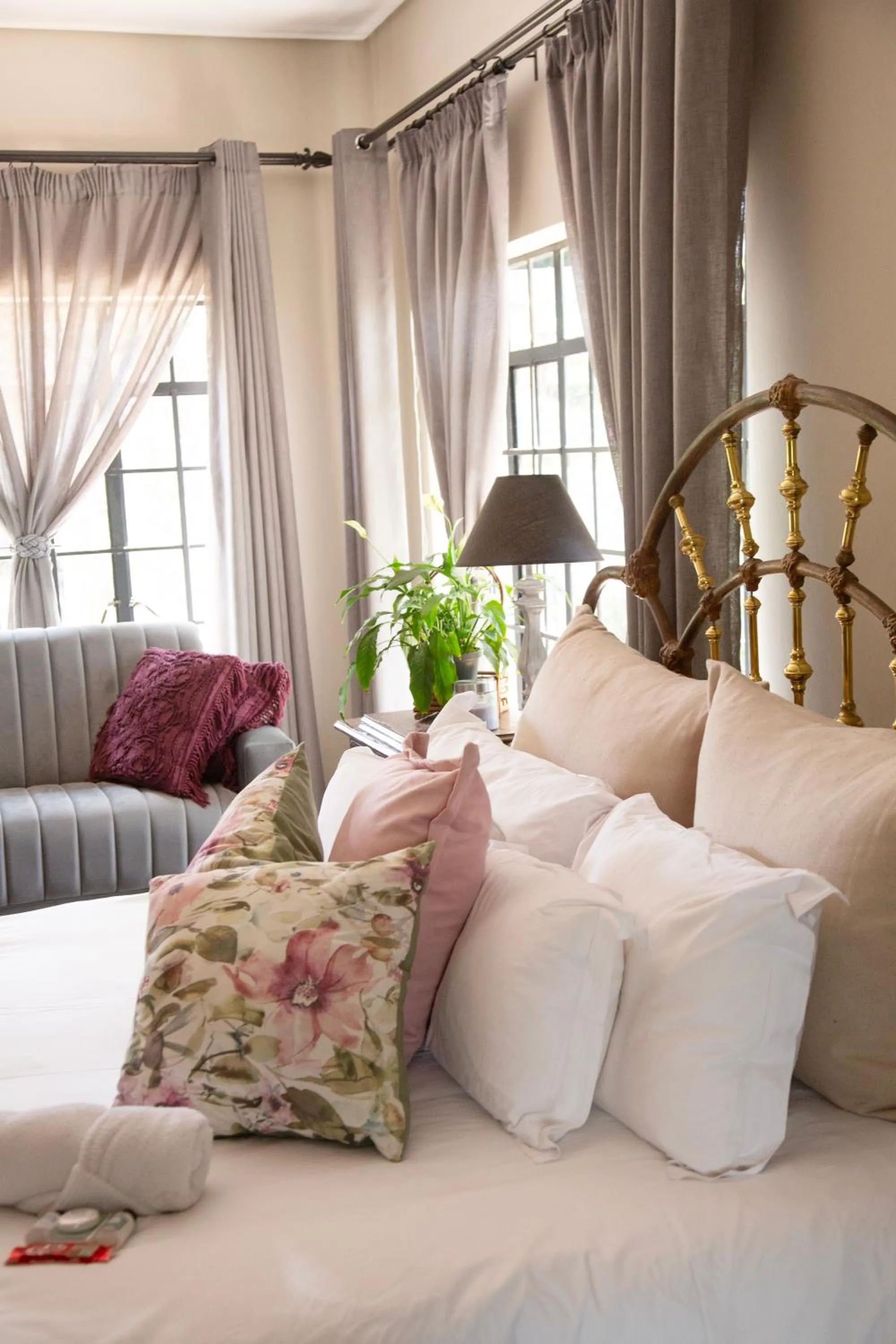 Bed in Ben's Bed and Breakfast