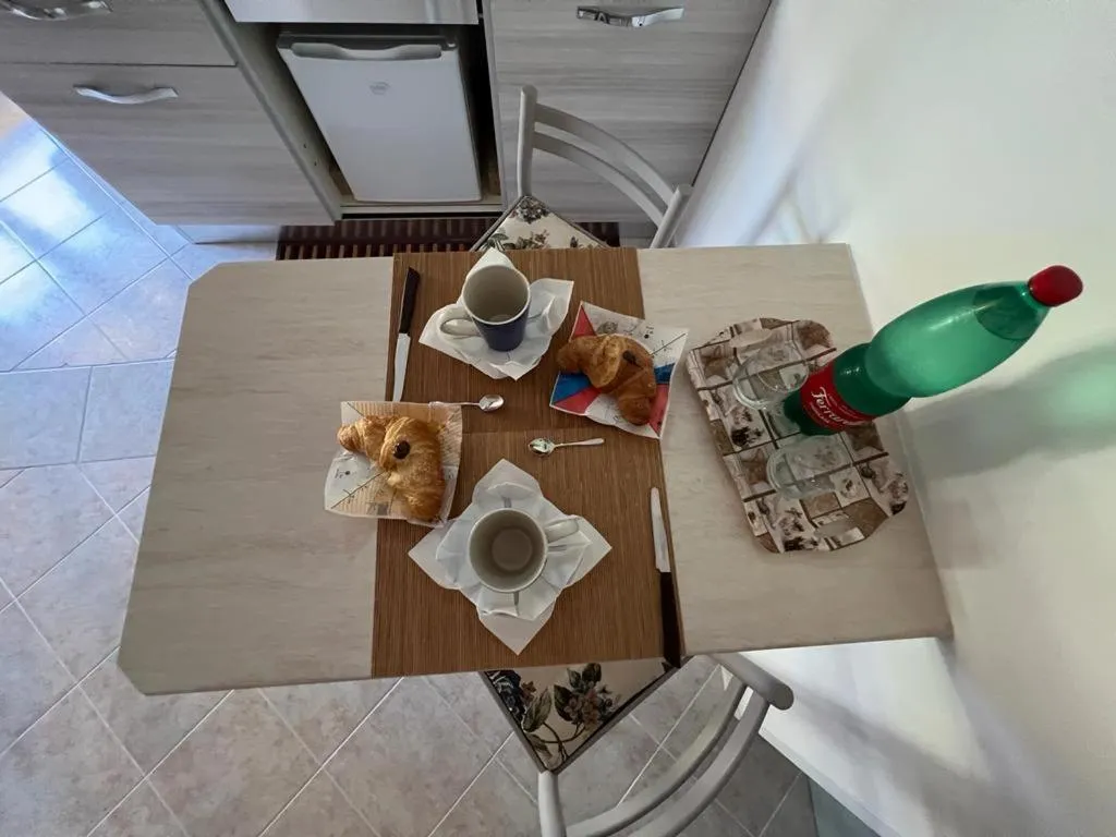 Dining area in Ely Sea