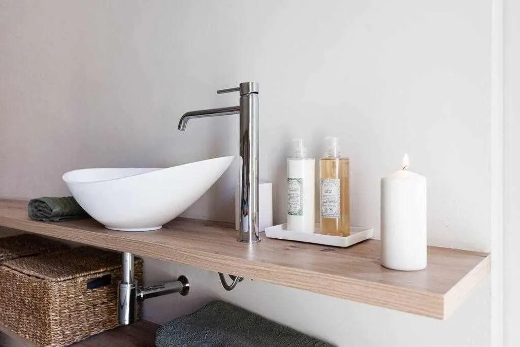 Velo Vern 3- Luxury penthouse w views of city wall