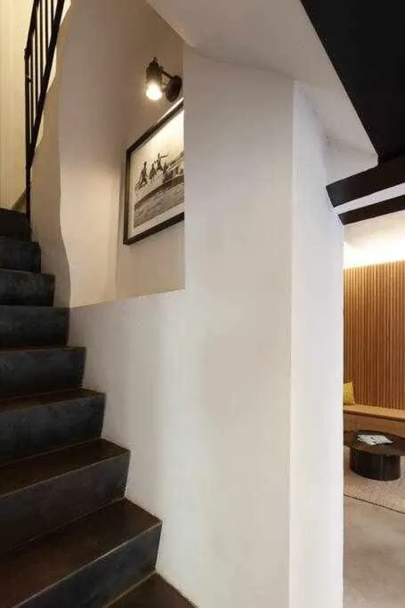 Velo Vern 3- Luxury penthouse w views of city wall