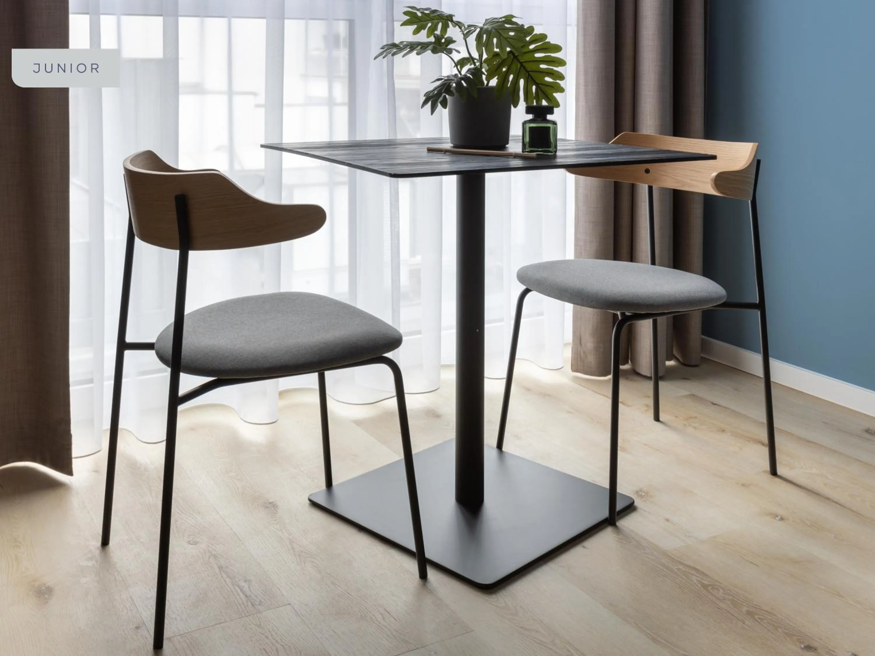 Dining area in Limehome Osnabrück Johannisstraße