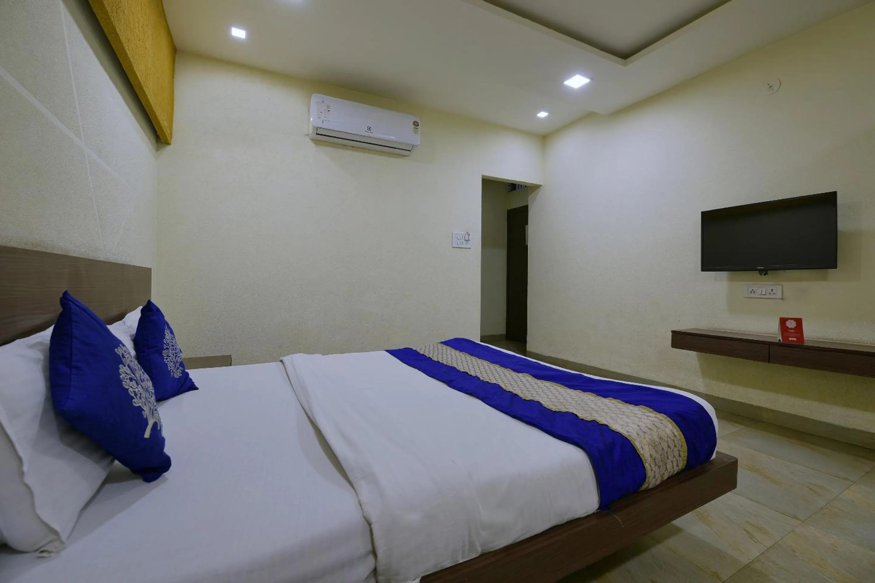 Bedroom, Bed in Hotel O SVL