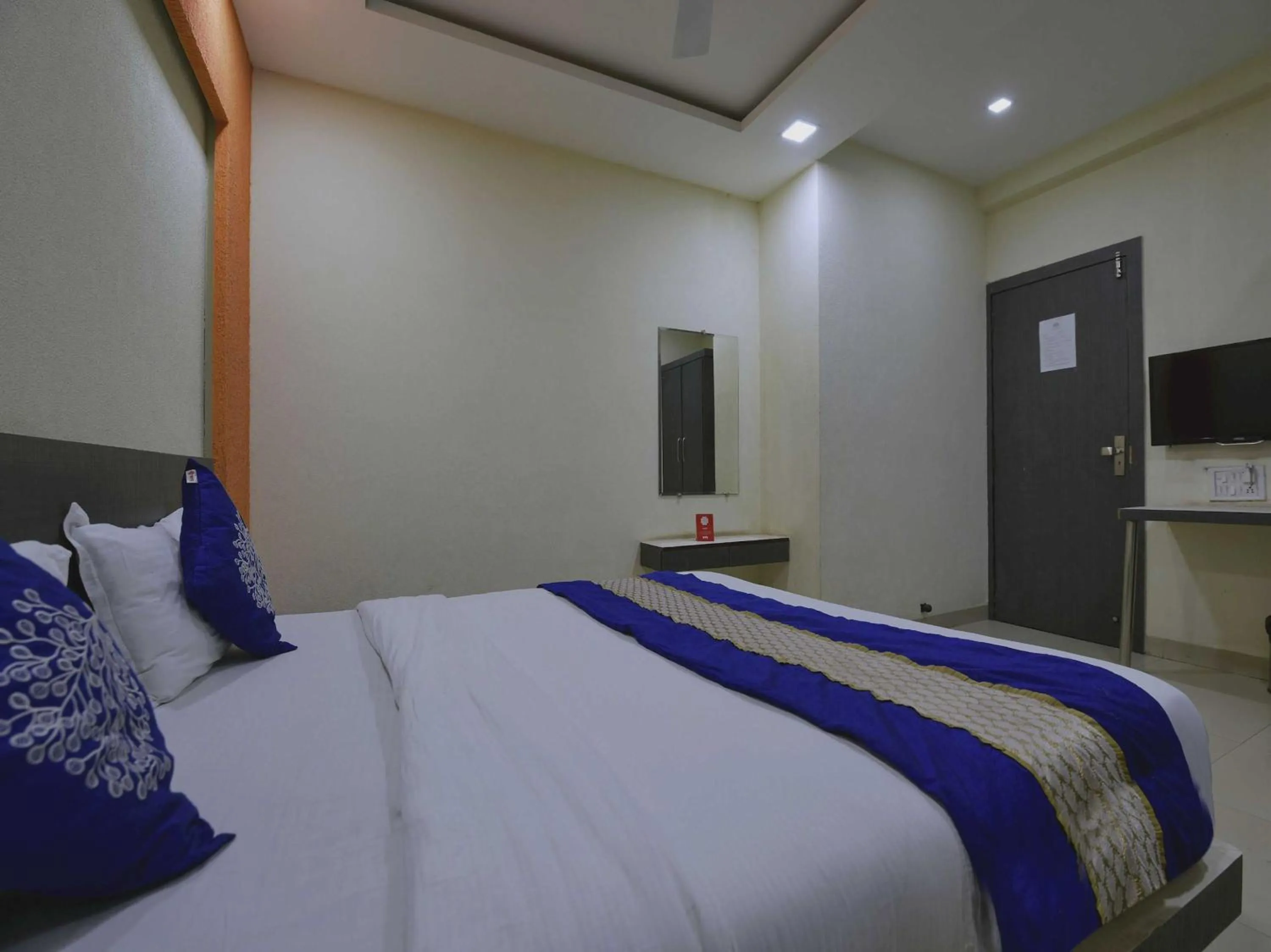 Bedroom, Bed in Hotel O SVL