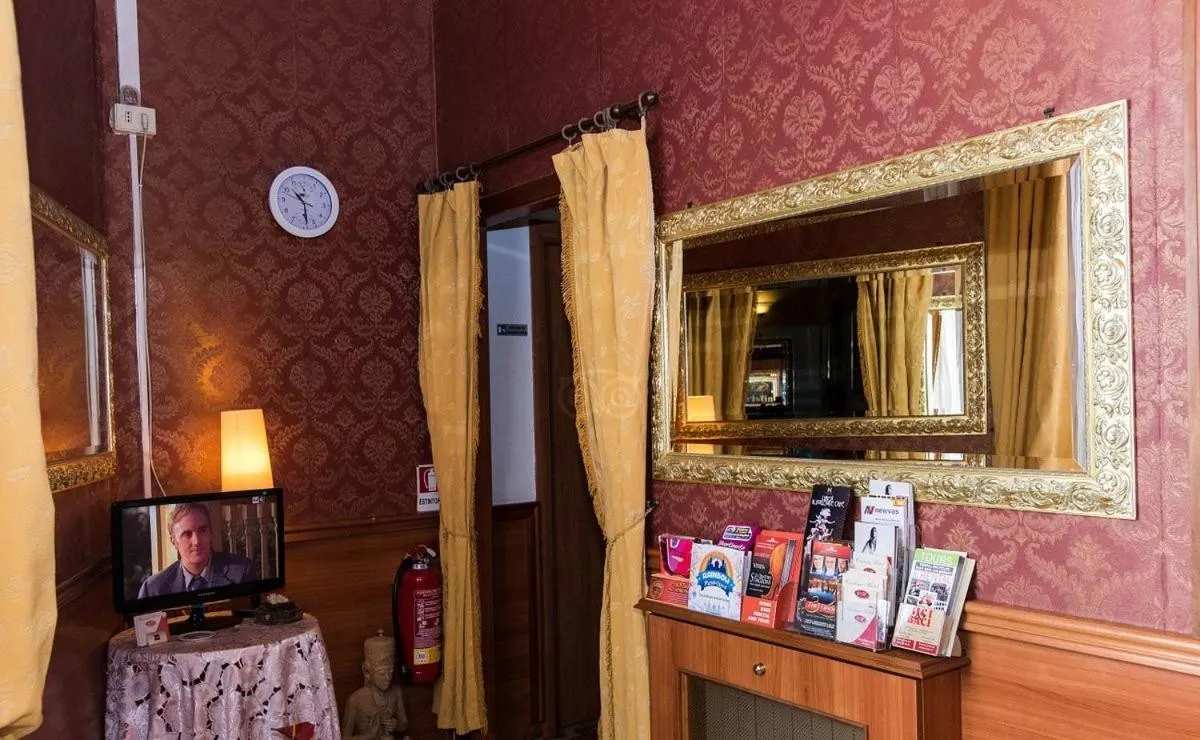 TV and multimedia in Hotel Artromano