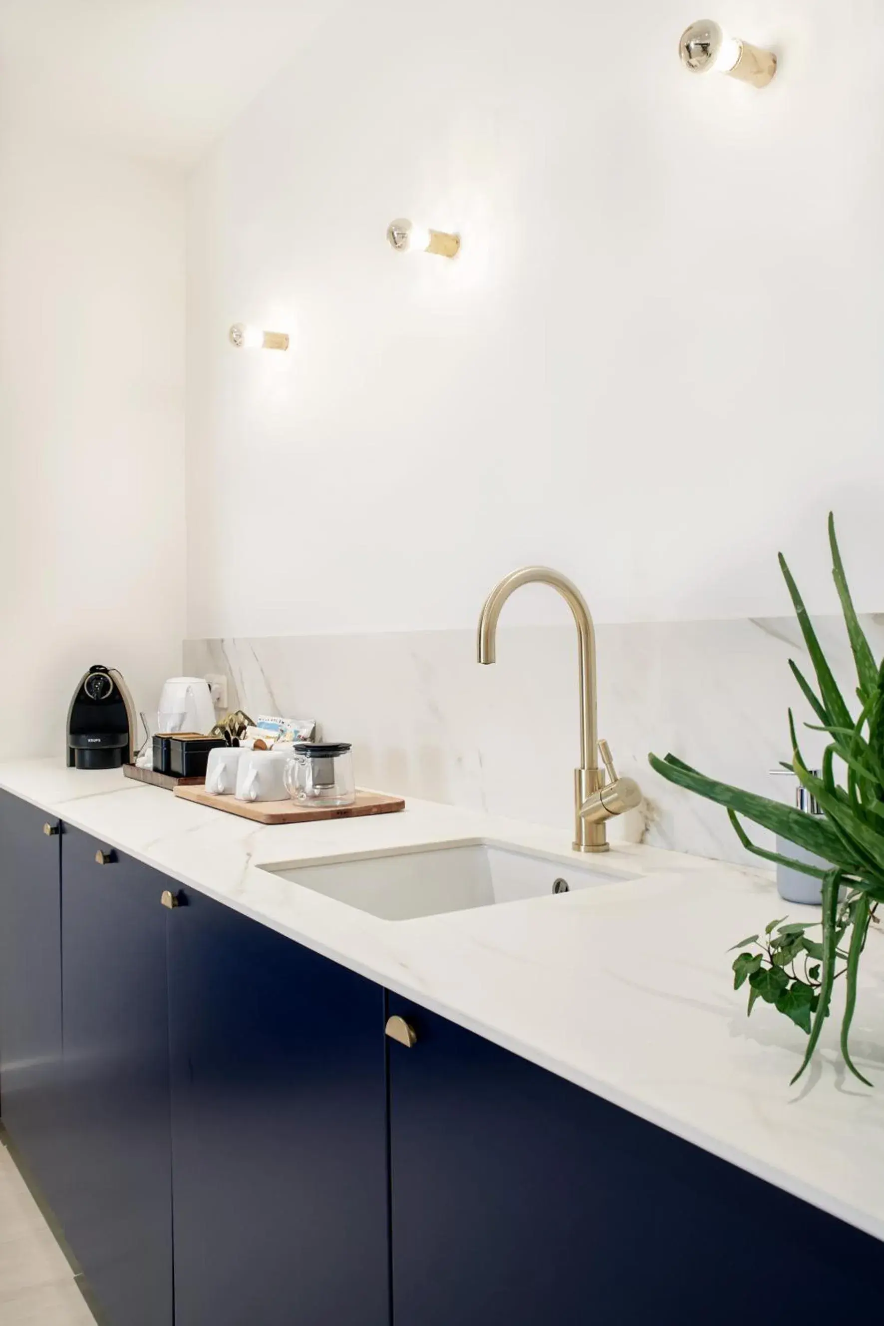 Kitchen or kitchenette in Urban Walls Kitchen or kitchenette in Urban Walls