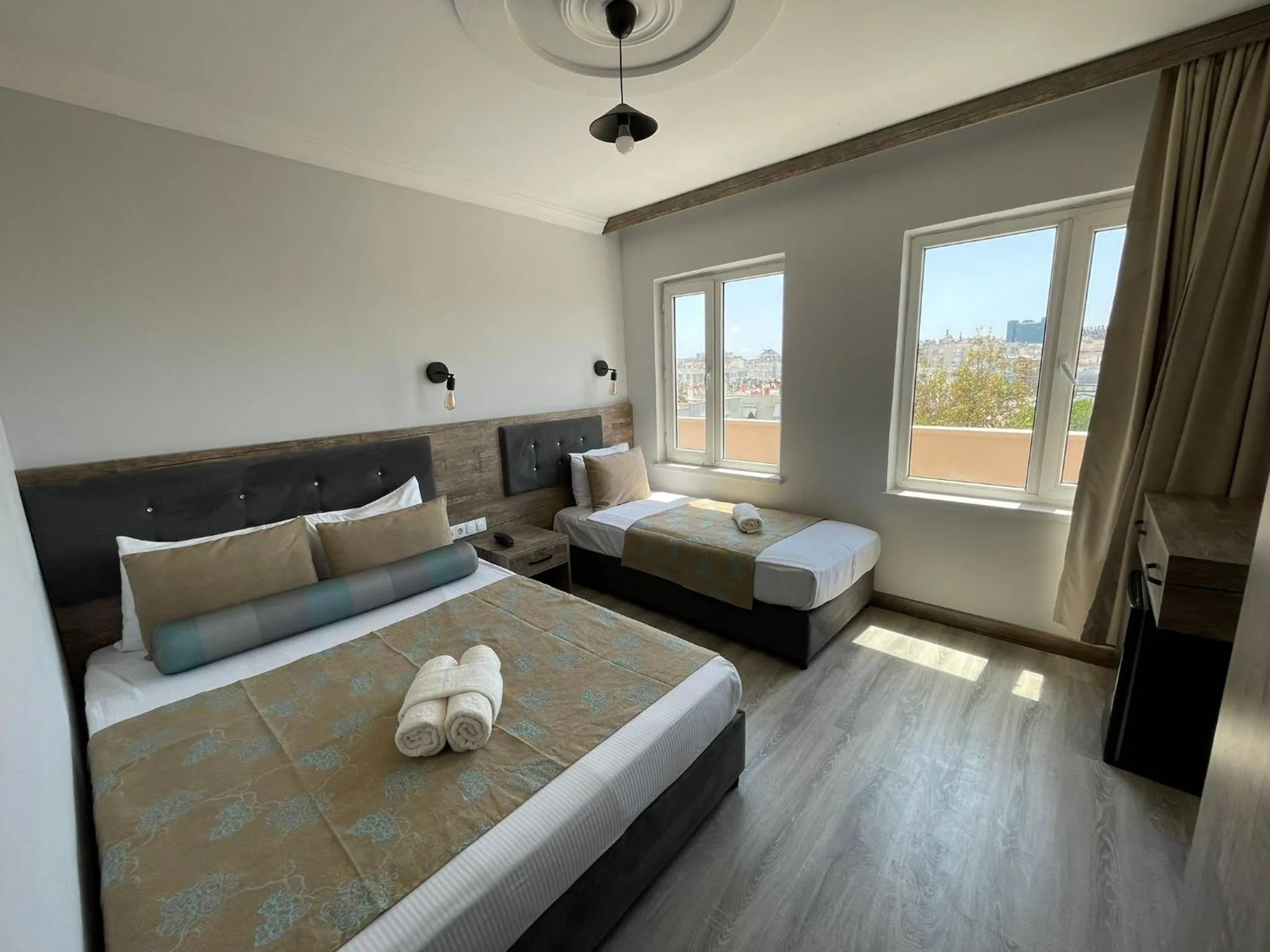 Photo of the whole room, Bed in Seven City Hotel