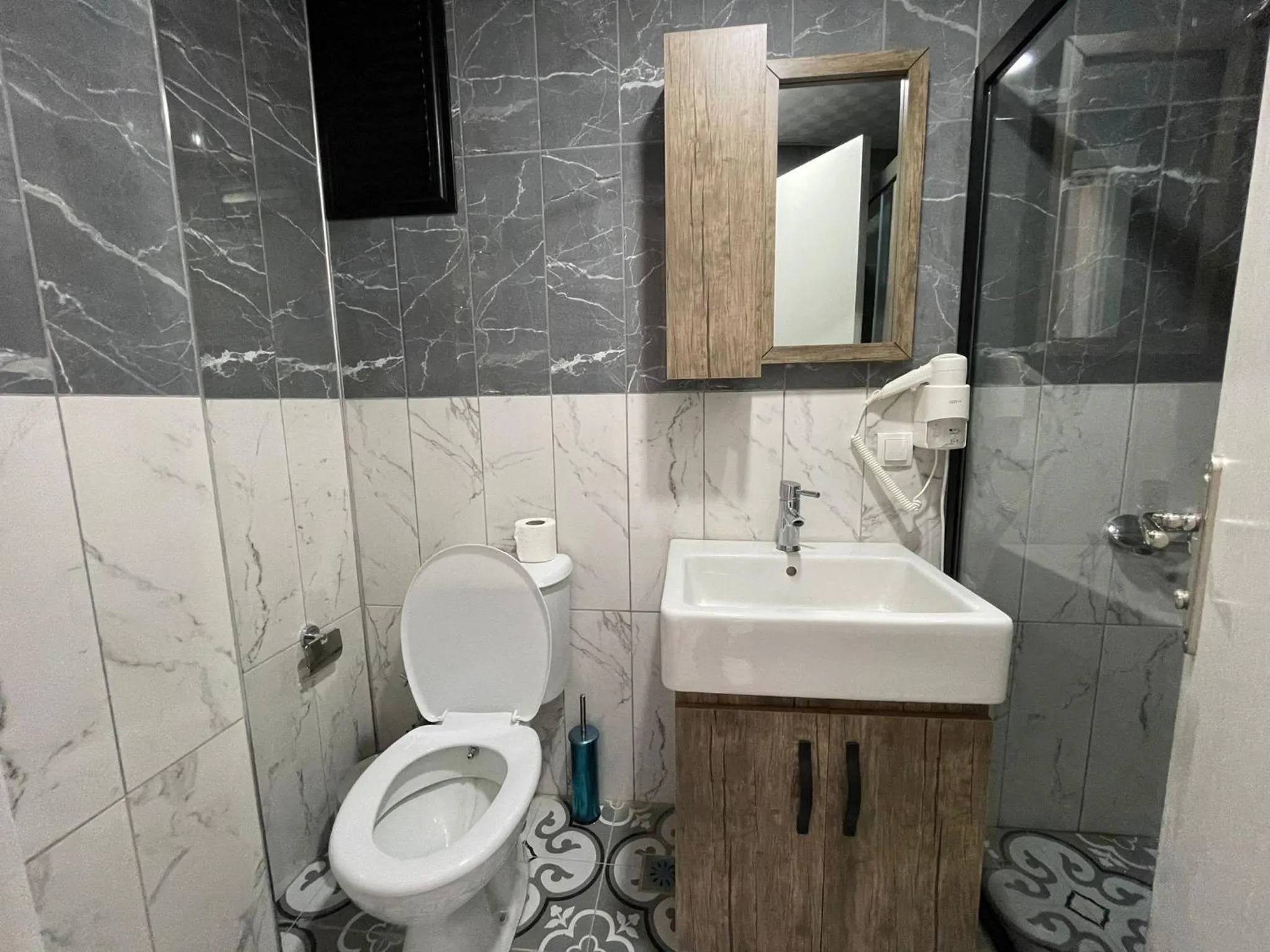 Bathroom in Seven City Hotel