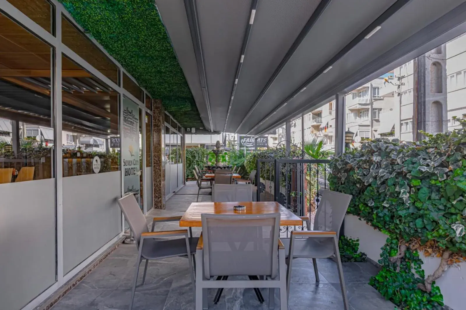 Property building in Seven City Hotel Property building in Seven City Hotel