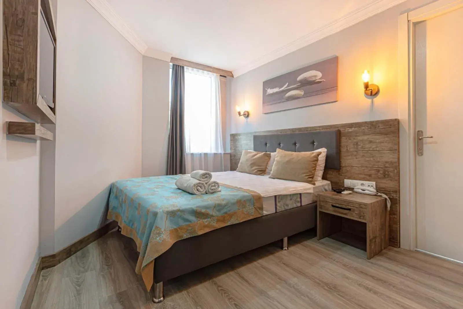 Bed in Seven City Hotel Bed in Seven City Hotel