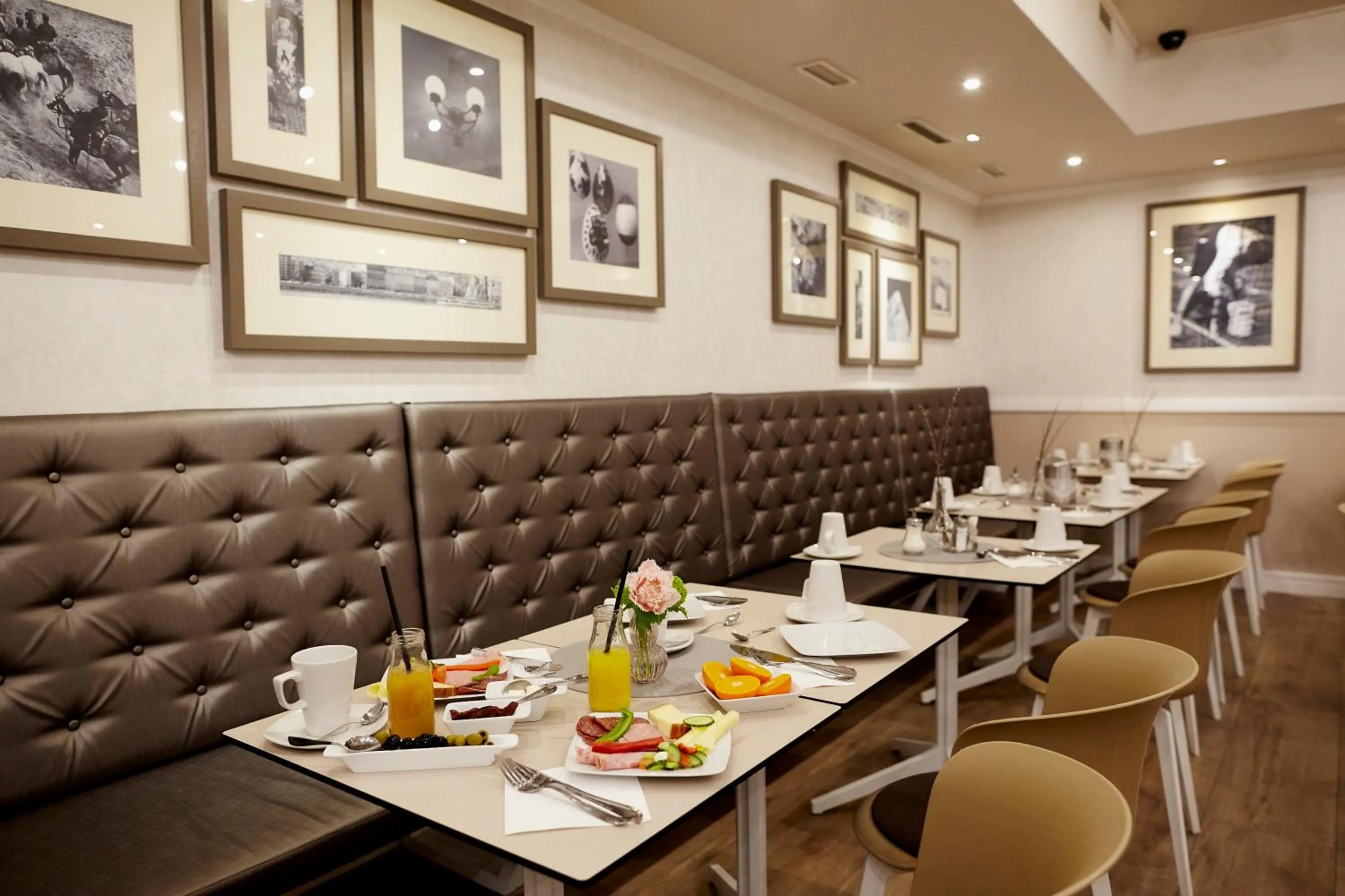 Restaurant/places to eat in Hotel Central Basilica