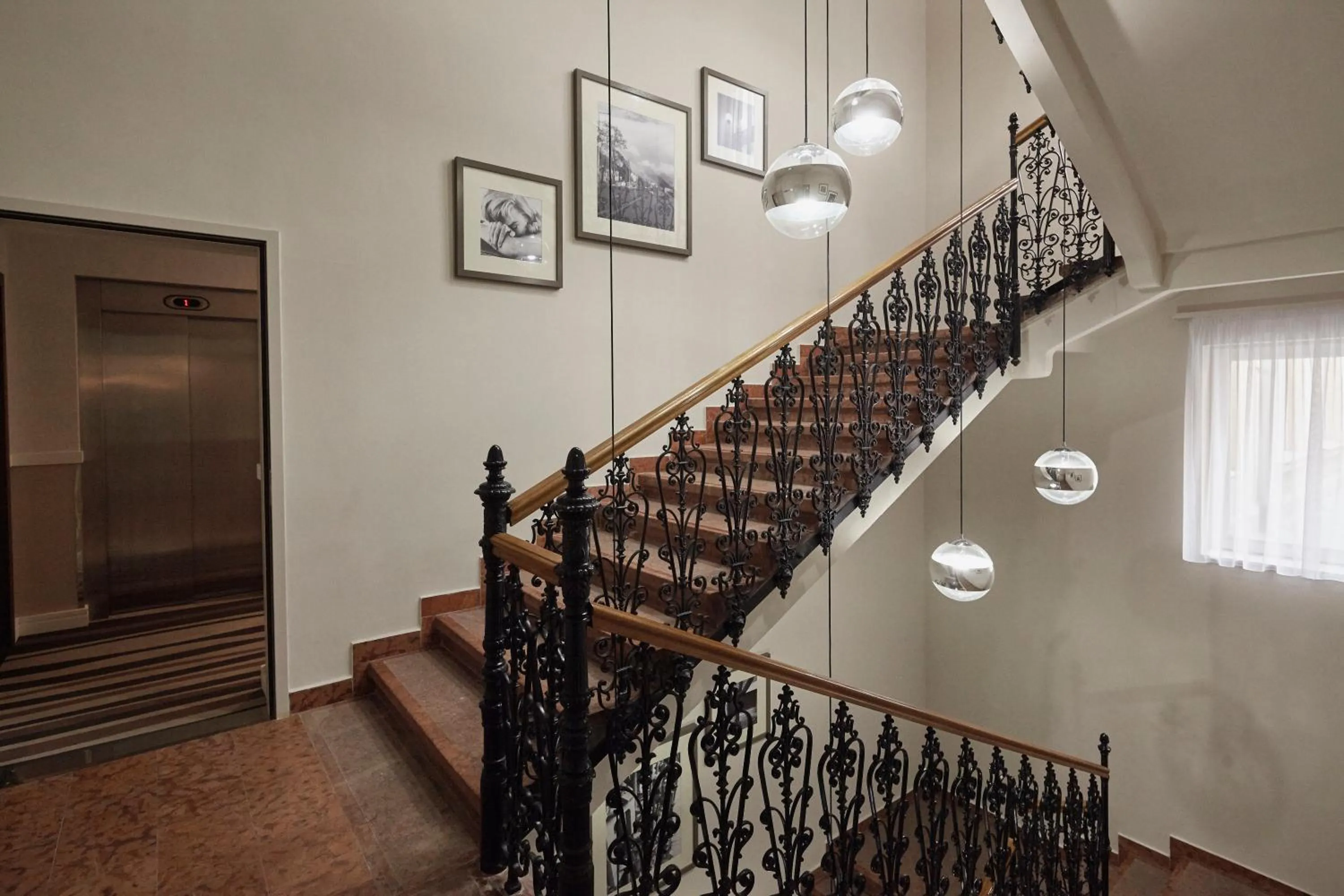 Area and facilities in Hotel Central Basilica