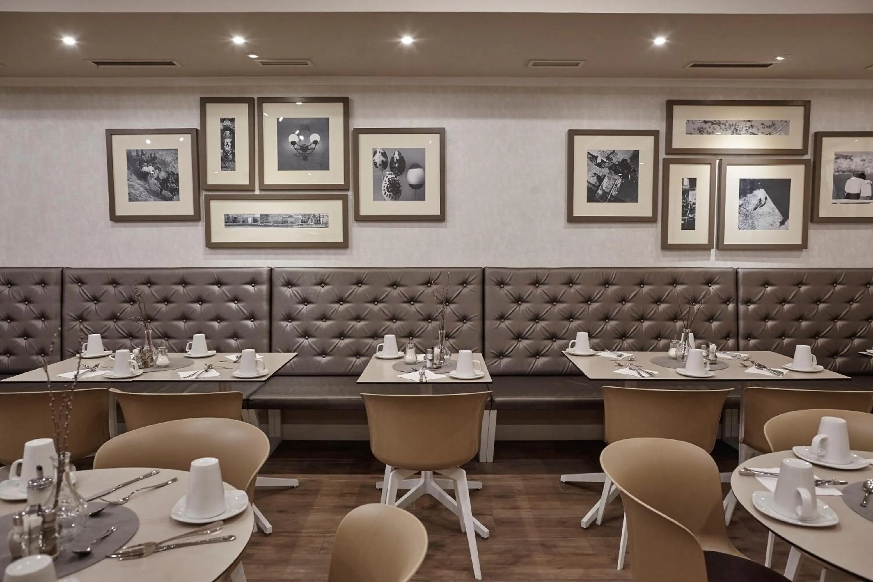 Restaurant/places to eat in Hotel Central Basilica