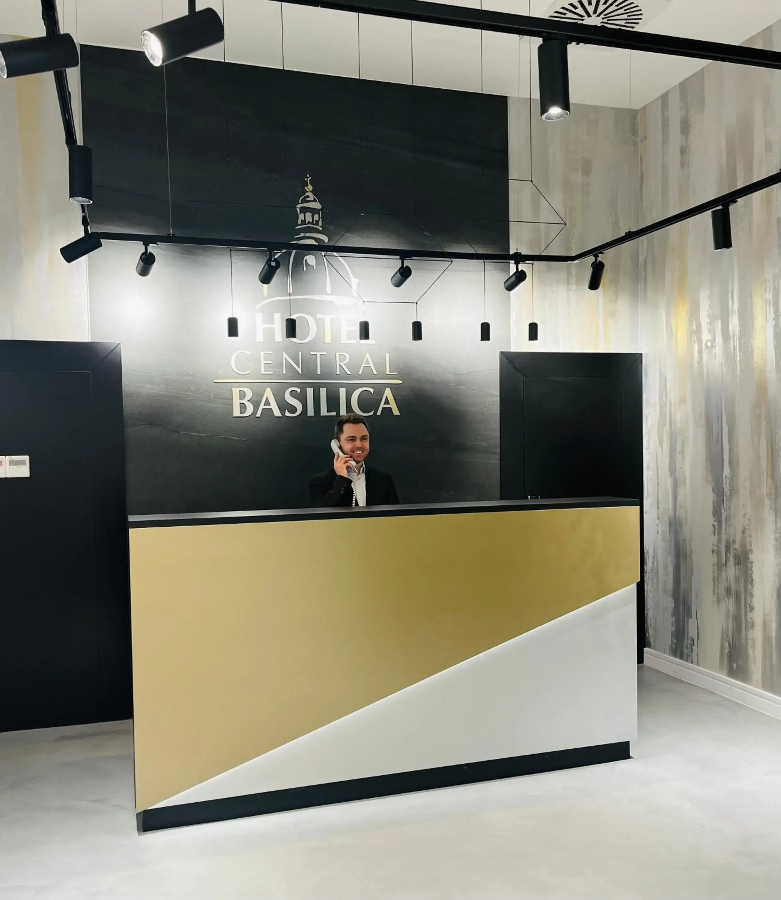 Lobby or reception in Hotel Central Basilica Lobby or reception in Hotel Central Basilica