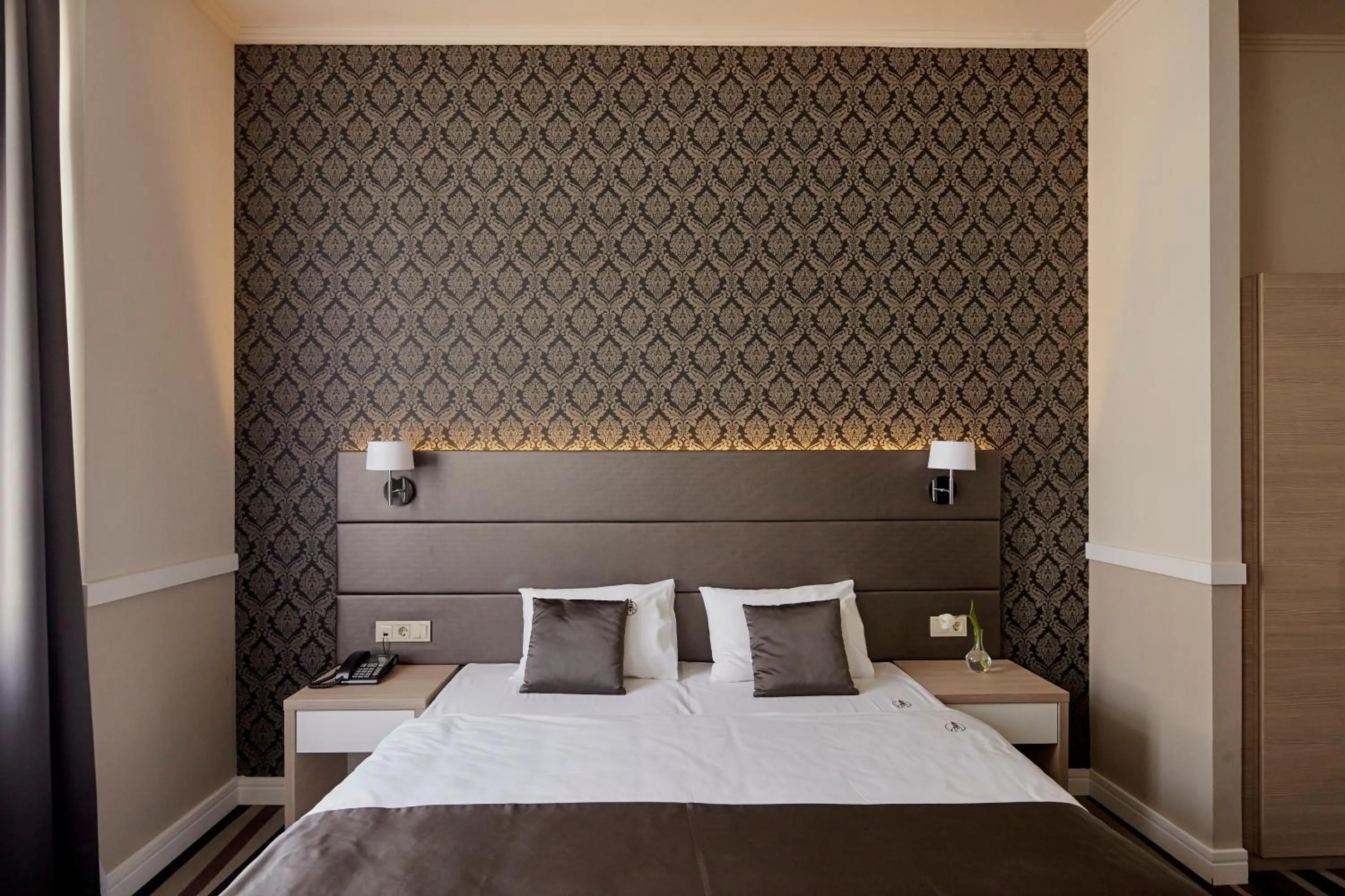 Bedroom, Bed in Hotel Central Basilica