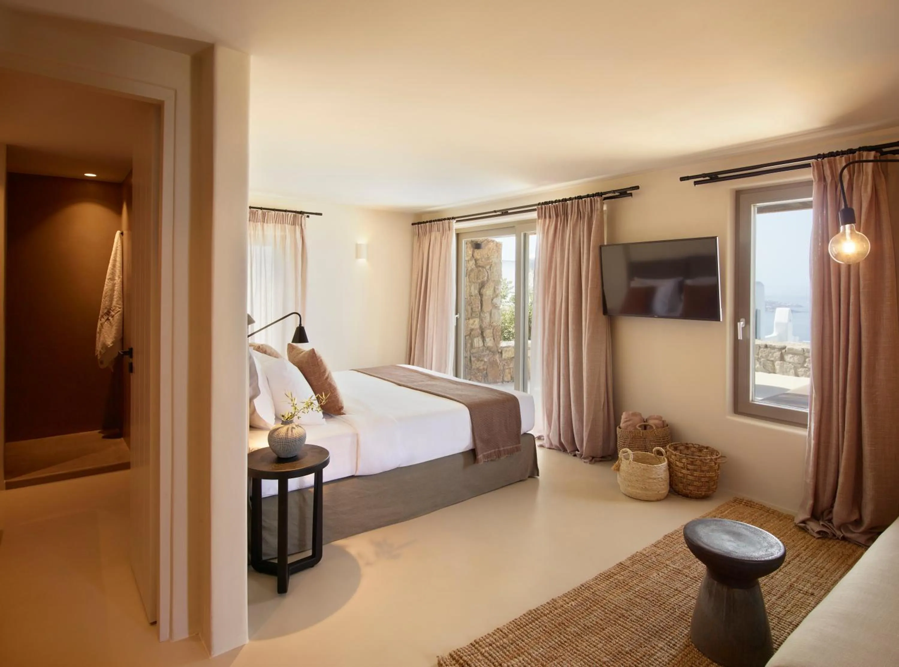 Bed in Collini Hotel Mykonos, WorldHotels Elite