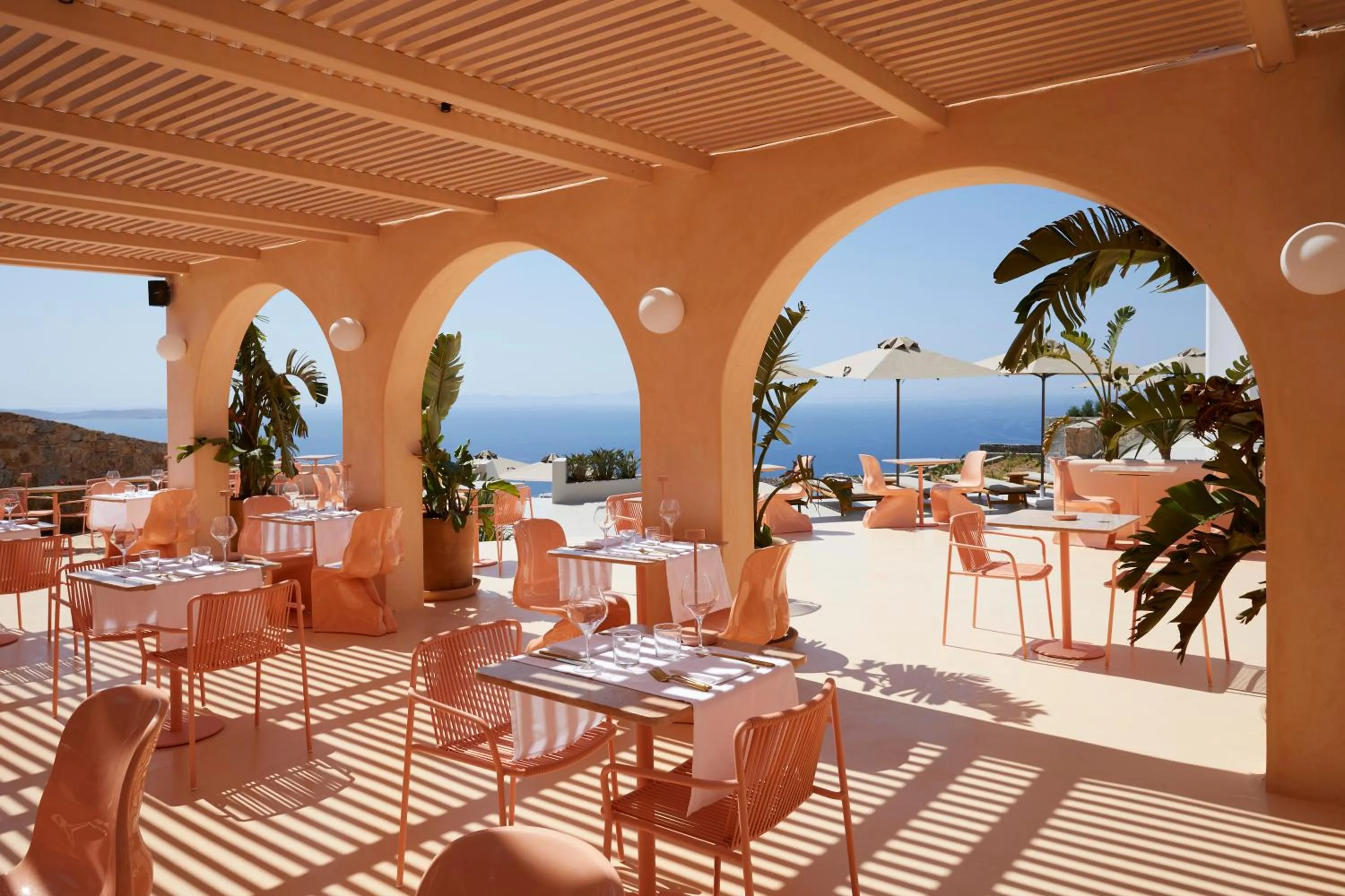 Restaurant/places to eat in Collini Hotel Mykonos, WorldHotels Elite