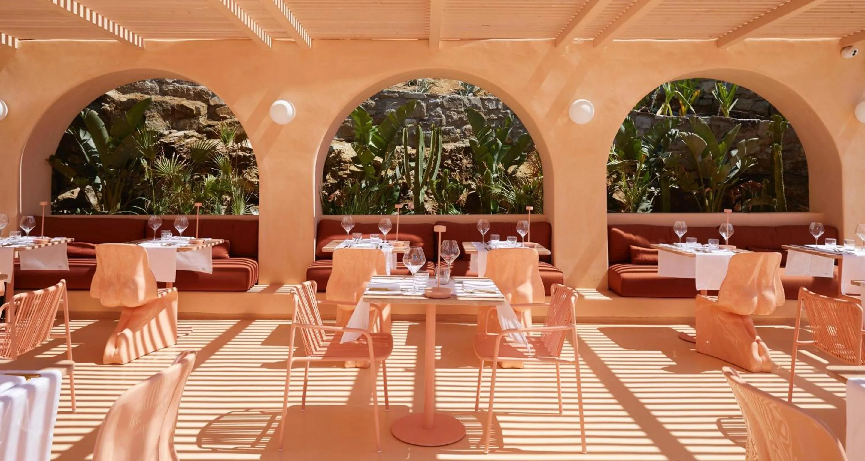 Restaurant/places to eat in Collini Hotel Mykonos, WorldHotels Elite