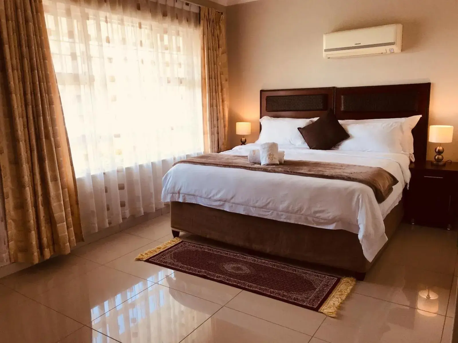 Luxury King Room in The Madam Herself B&B Luxury King Room in The Madam Herself B&B