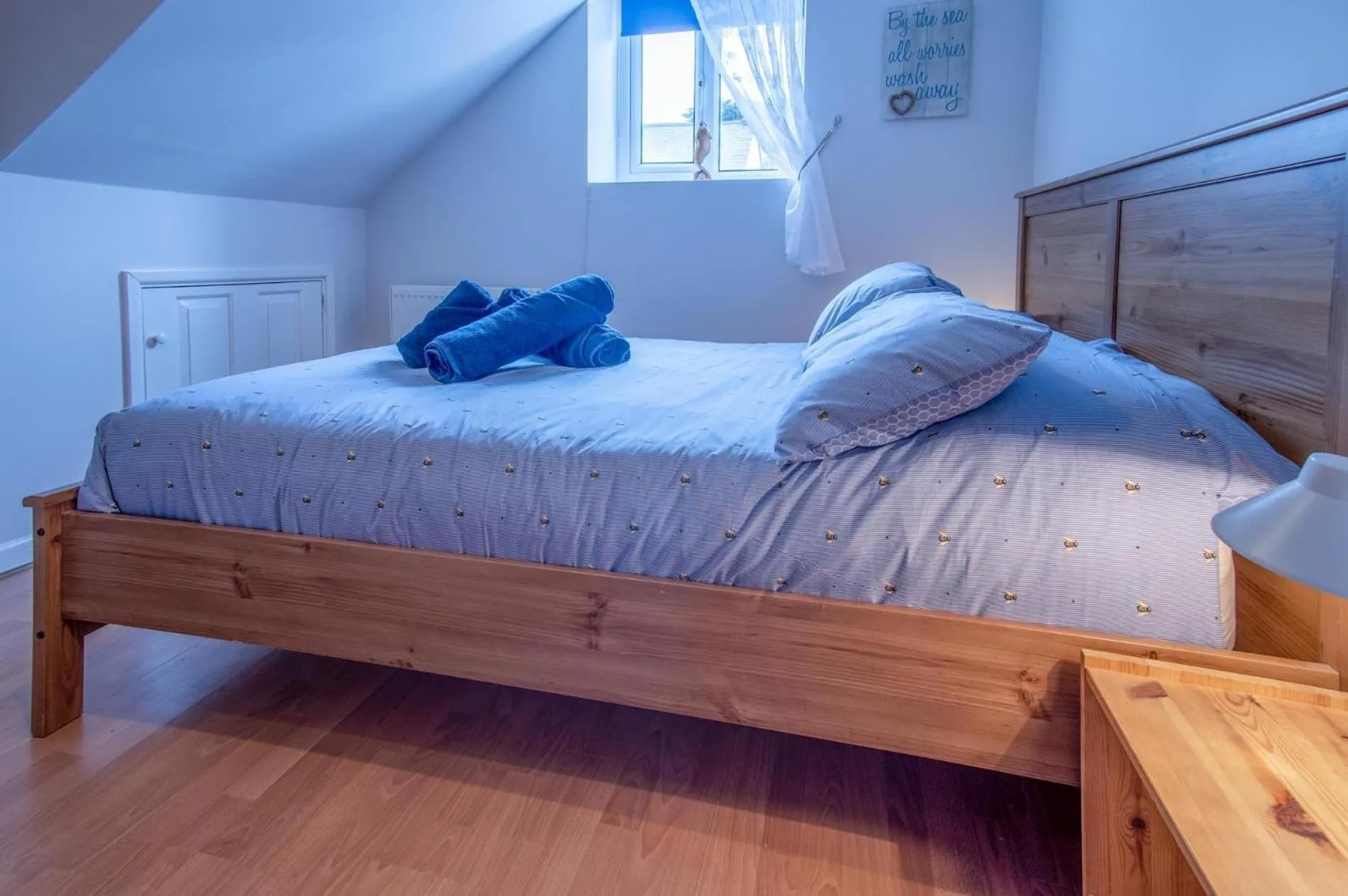 Floor plan, Bed in Starfish Apartment - 2 Bedroom Apartment - Tenby