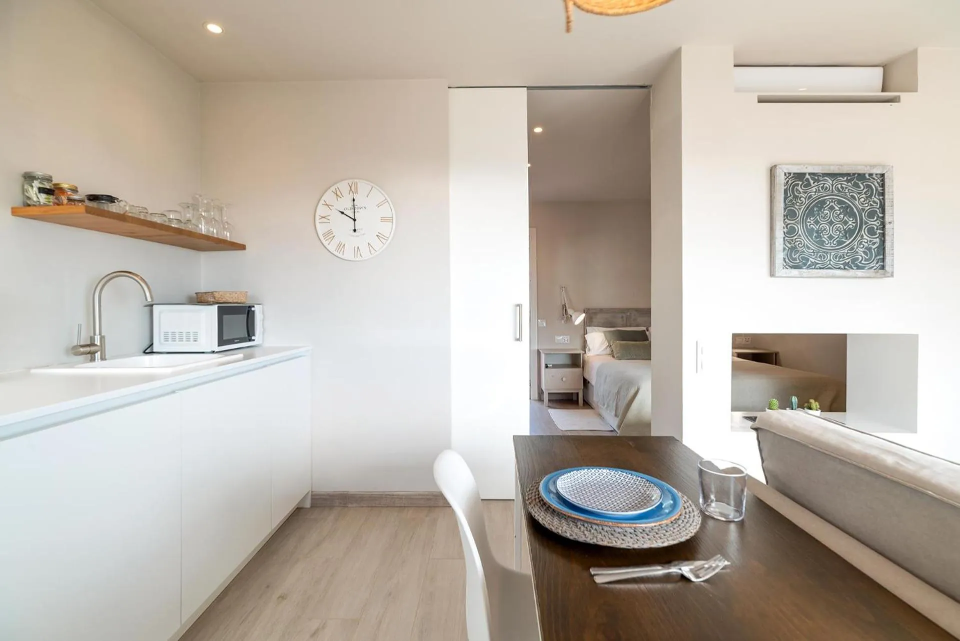 Property building, Bed in Ocean view apartment renovated