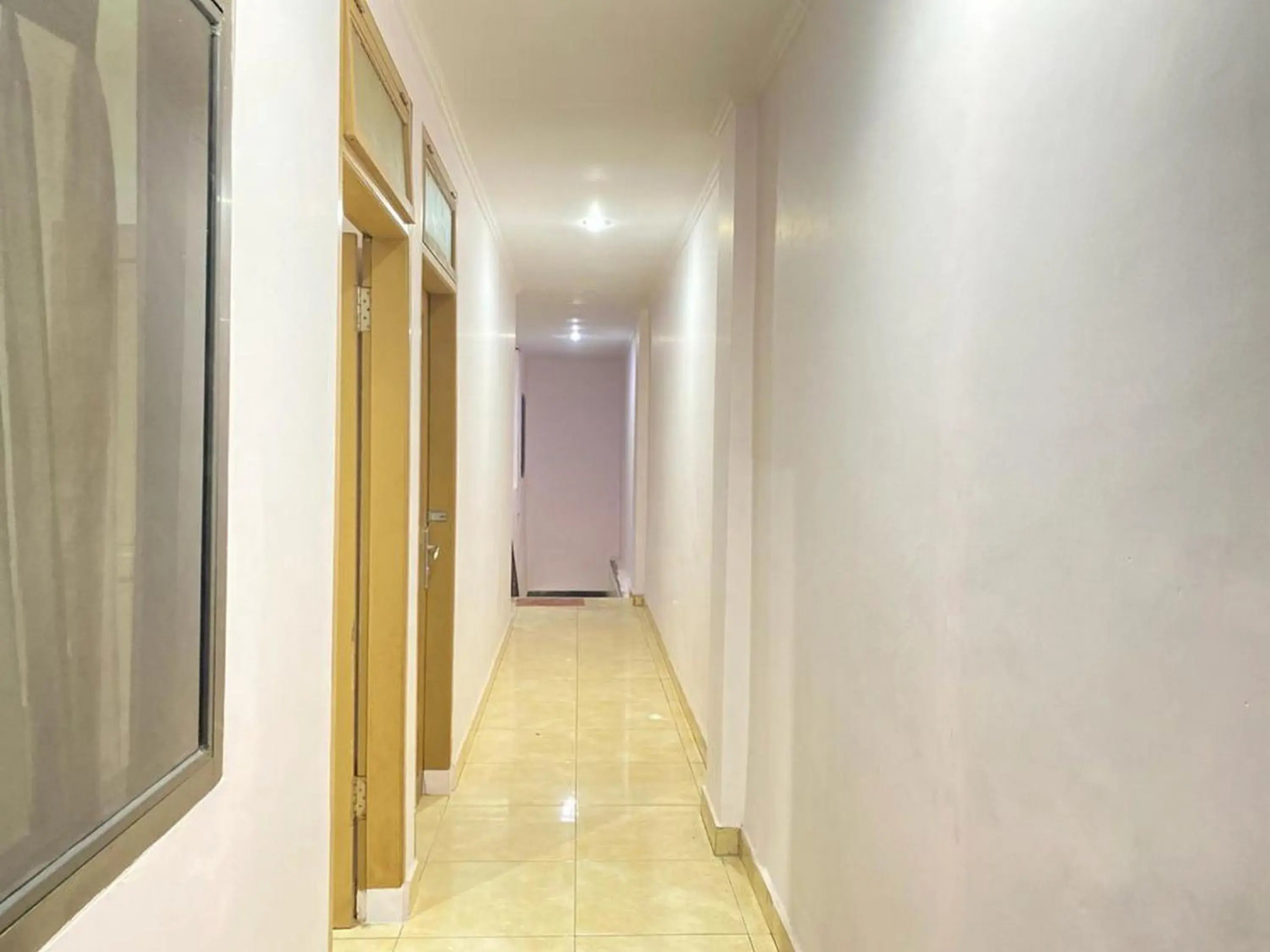Property building in RedDoorz At Homestay Madu Makassar Property building in RedDoorz At Homestay Madu Makassar