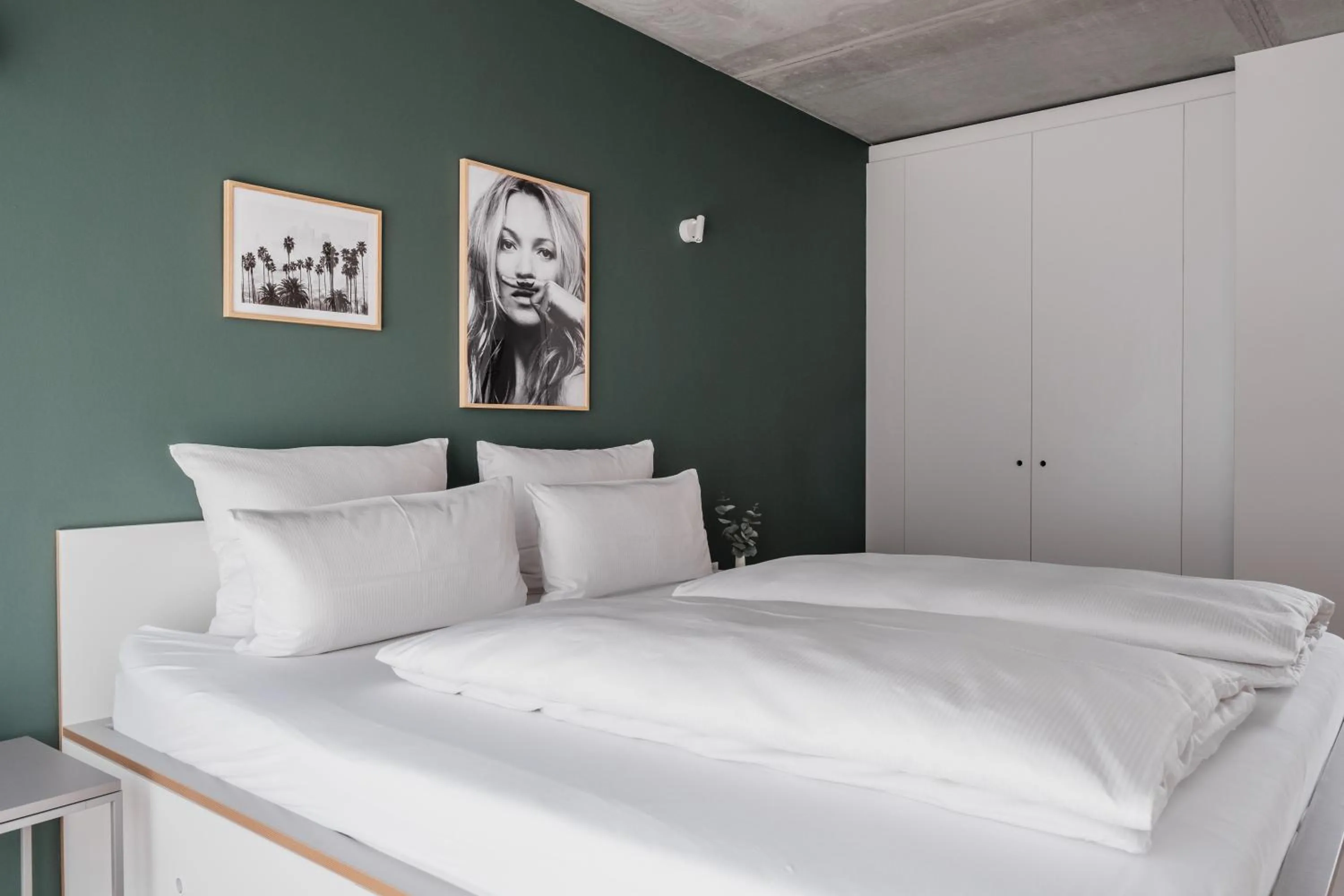 Bed in CLOUD N°7 STUDIOS