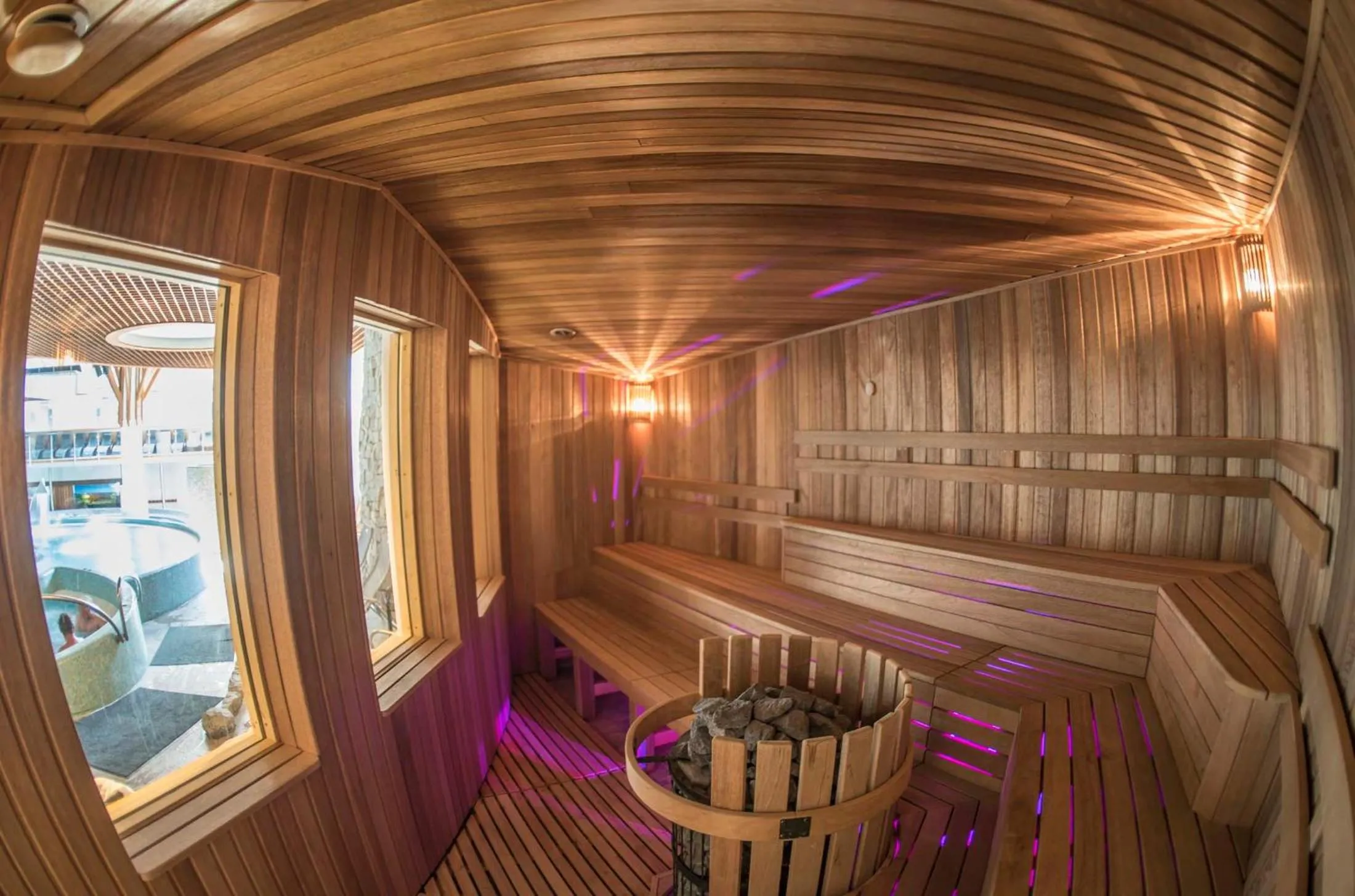 Swimming pool in MenDan Magic Spa & Wellness Hotel