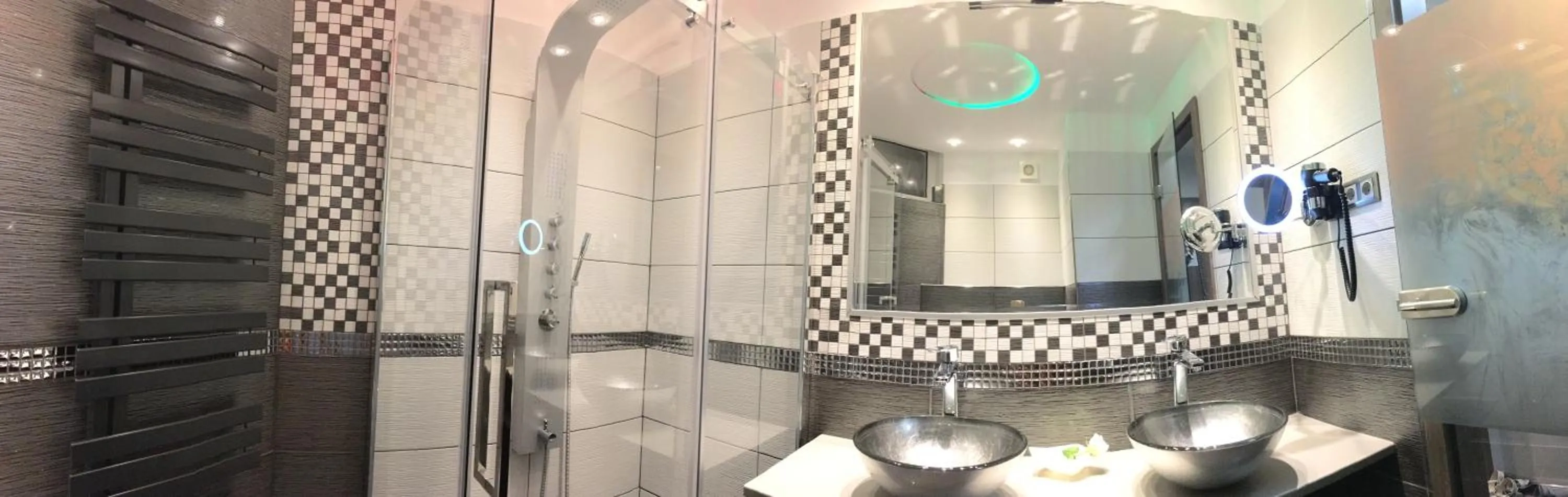 Bathroom in MenDan Magic Spa & Wellness Hotel