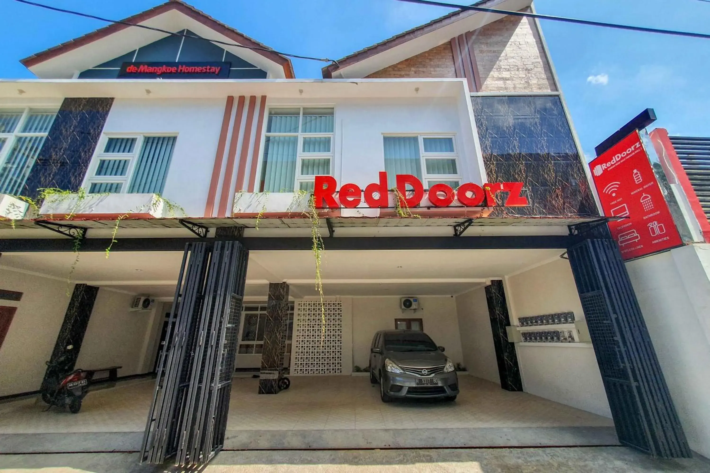 Property building in RedDoorz Syariah near Solo Paragon Mall 2 Property building in RedDoorz Syariah near Solo Paragon Mall 2