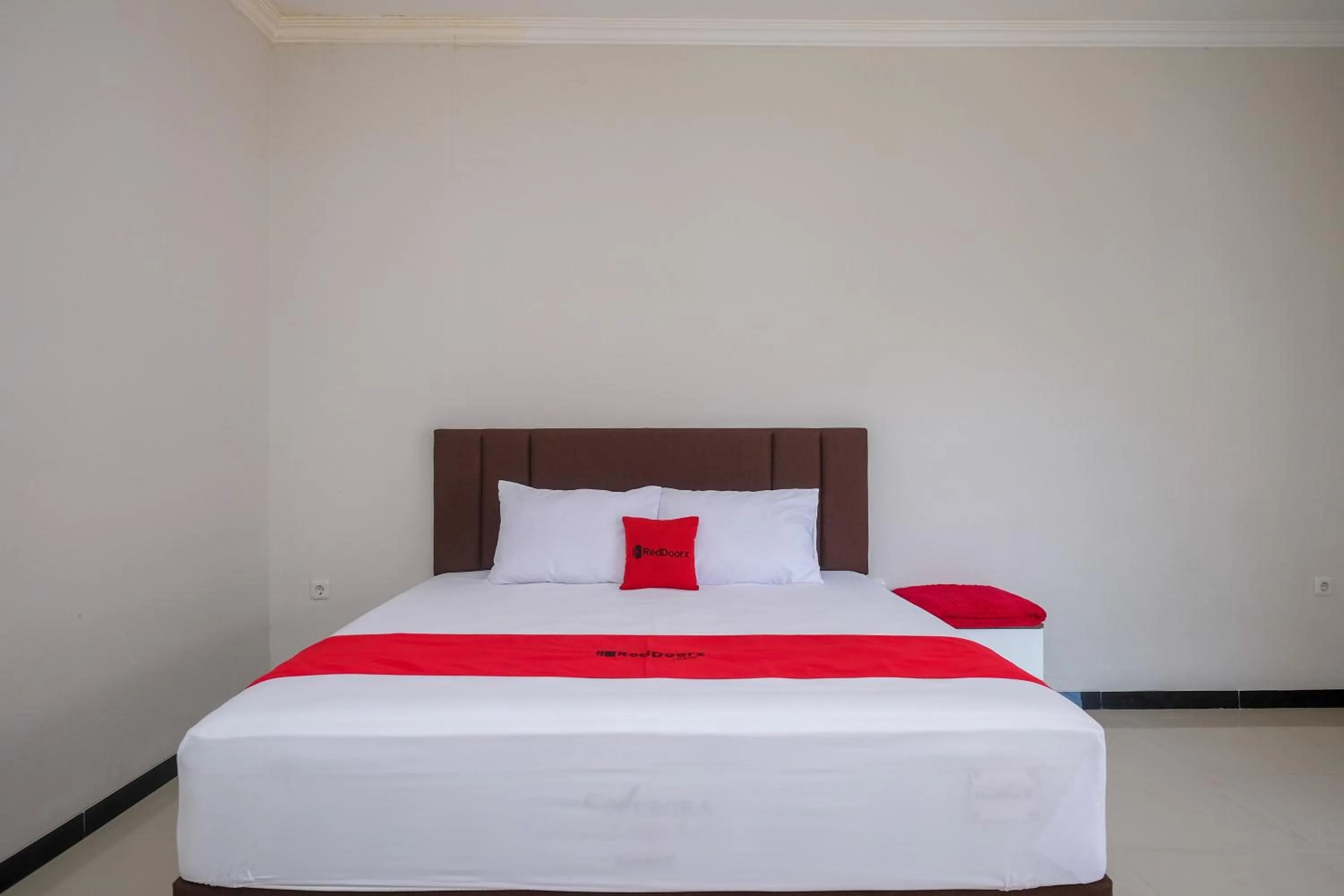 Bedroom in RedDoorz Syariah near Solo Paragon Mall 2